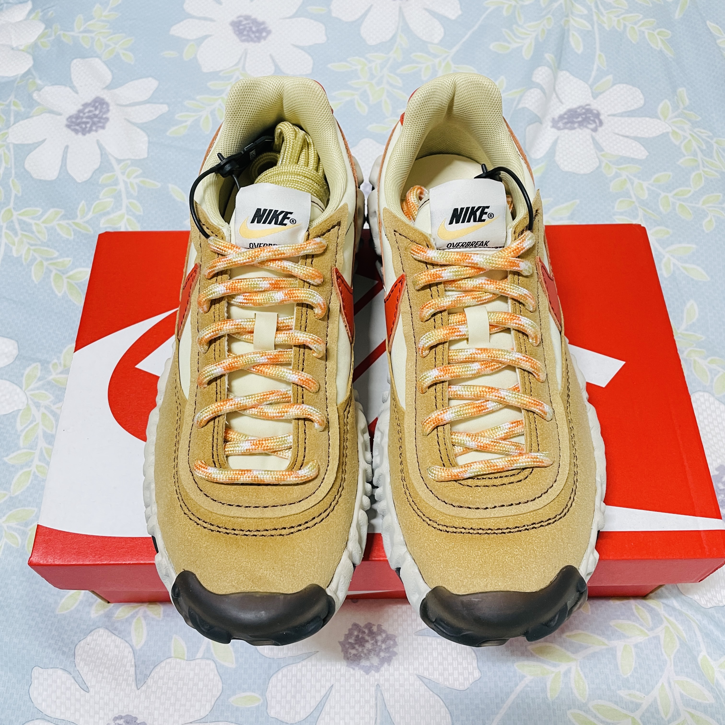 Nike Overbreak SP Fossil 착용 스타일 - 1