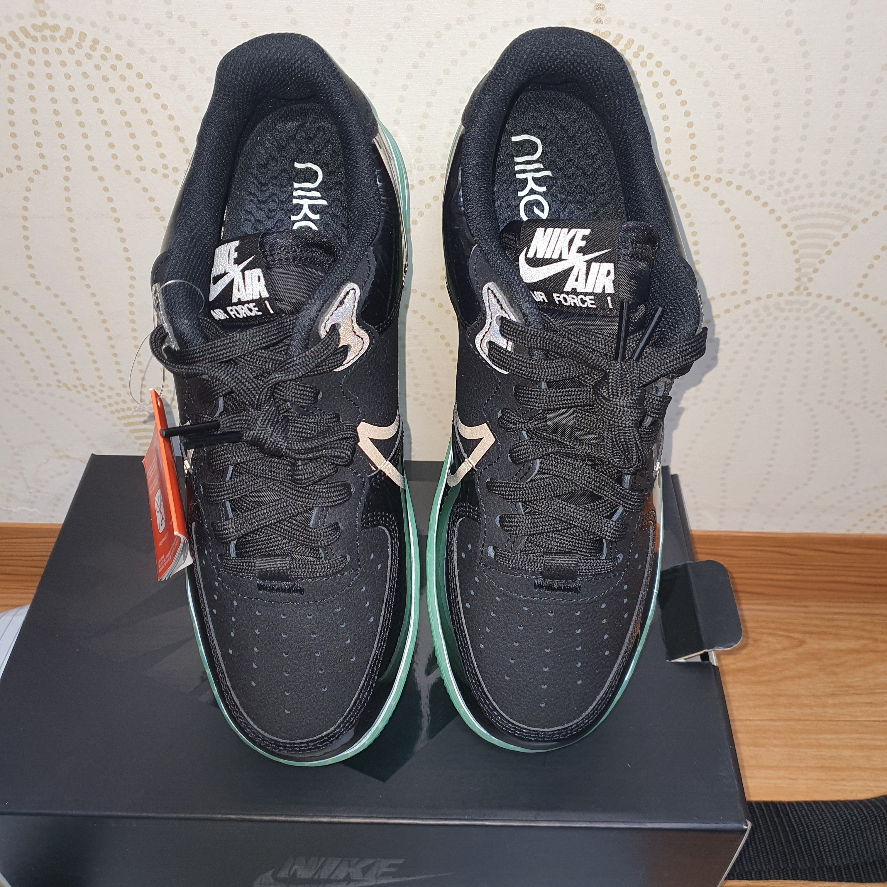 Nike Air Force 1 React LV8 Barely Green 착용 스타일 - 4