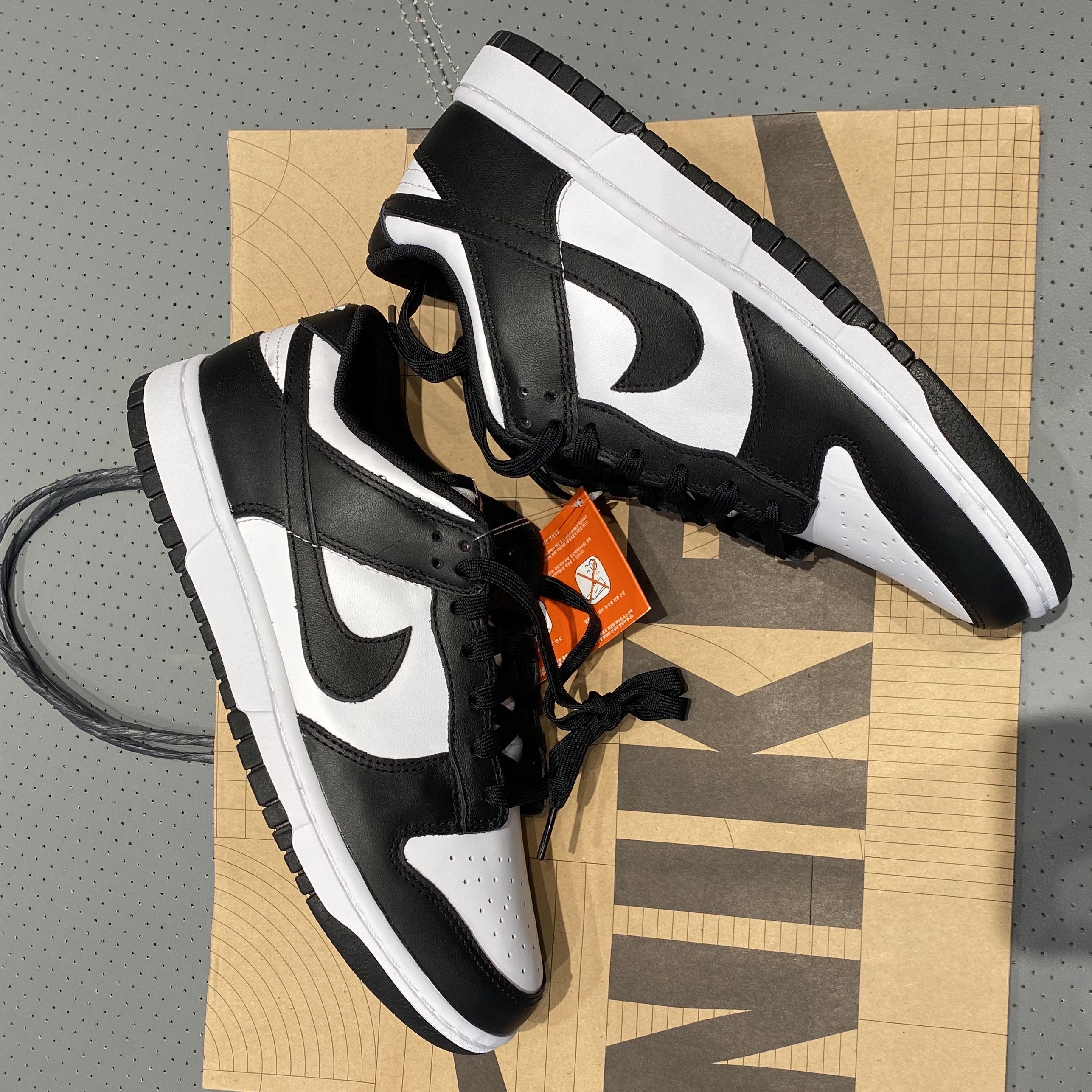 Nike Dunk Low Retro Black 착용 스타일