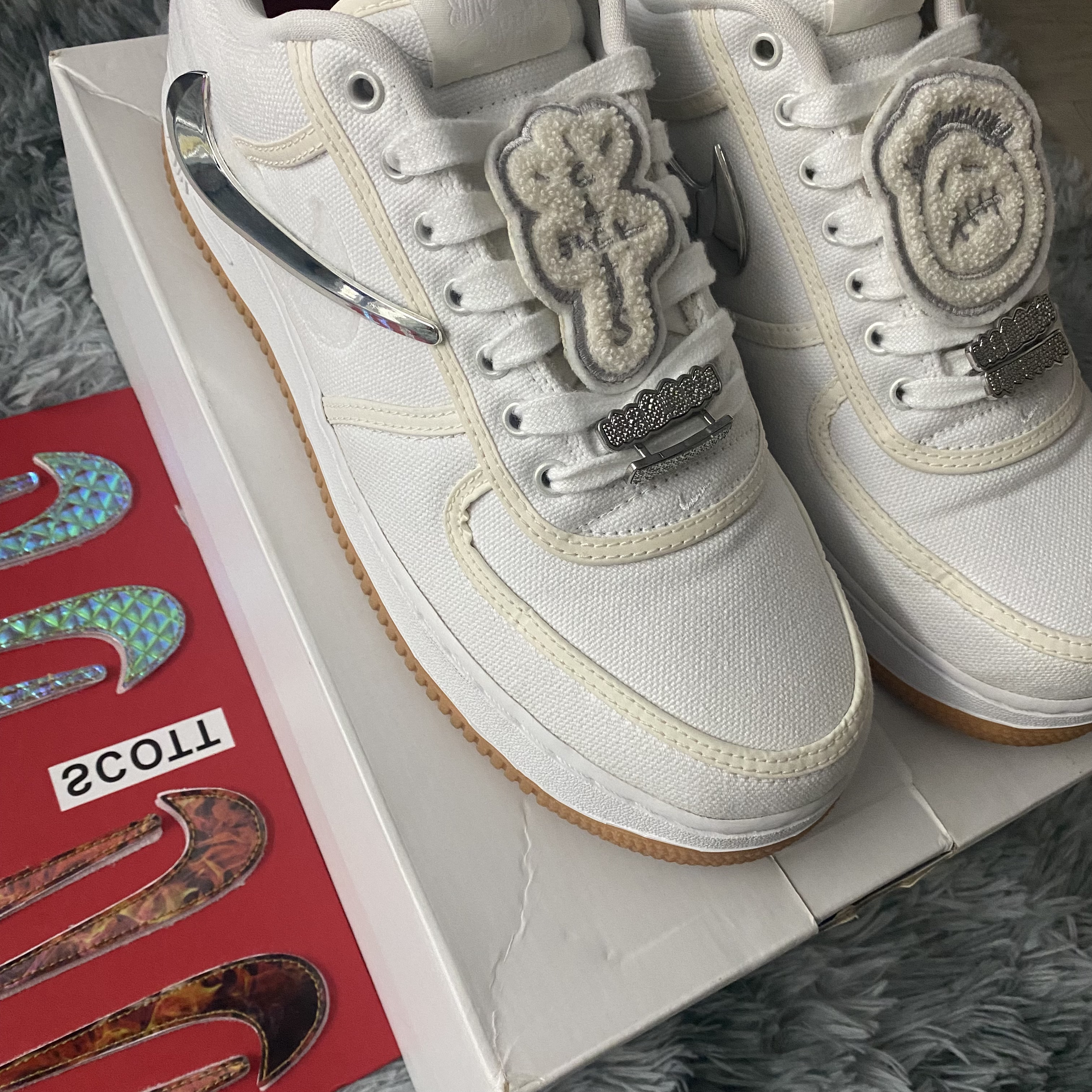 Nike x Travis Scott Air Force 1 Low White 착용 스타일