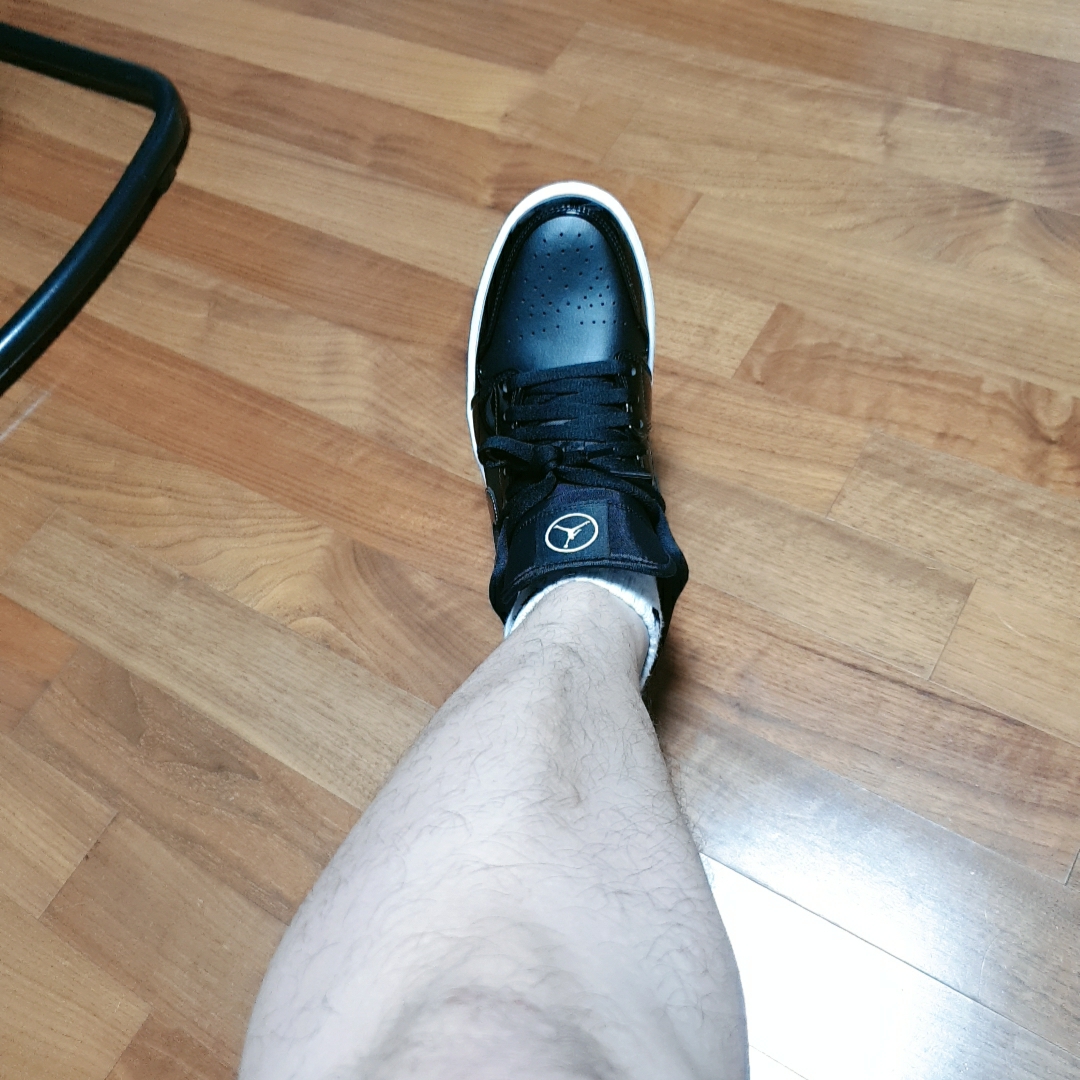 Jordan 1 Low SE ASW Black 착용 스타일 - 2