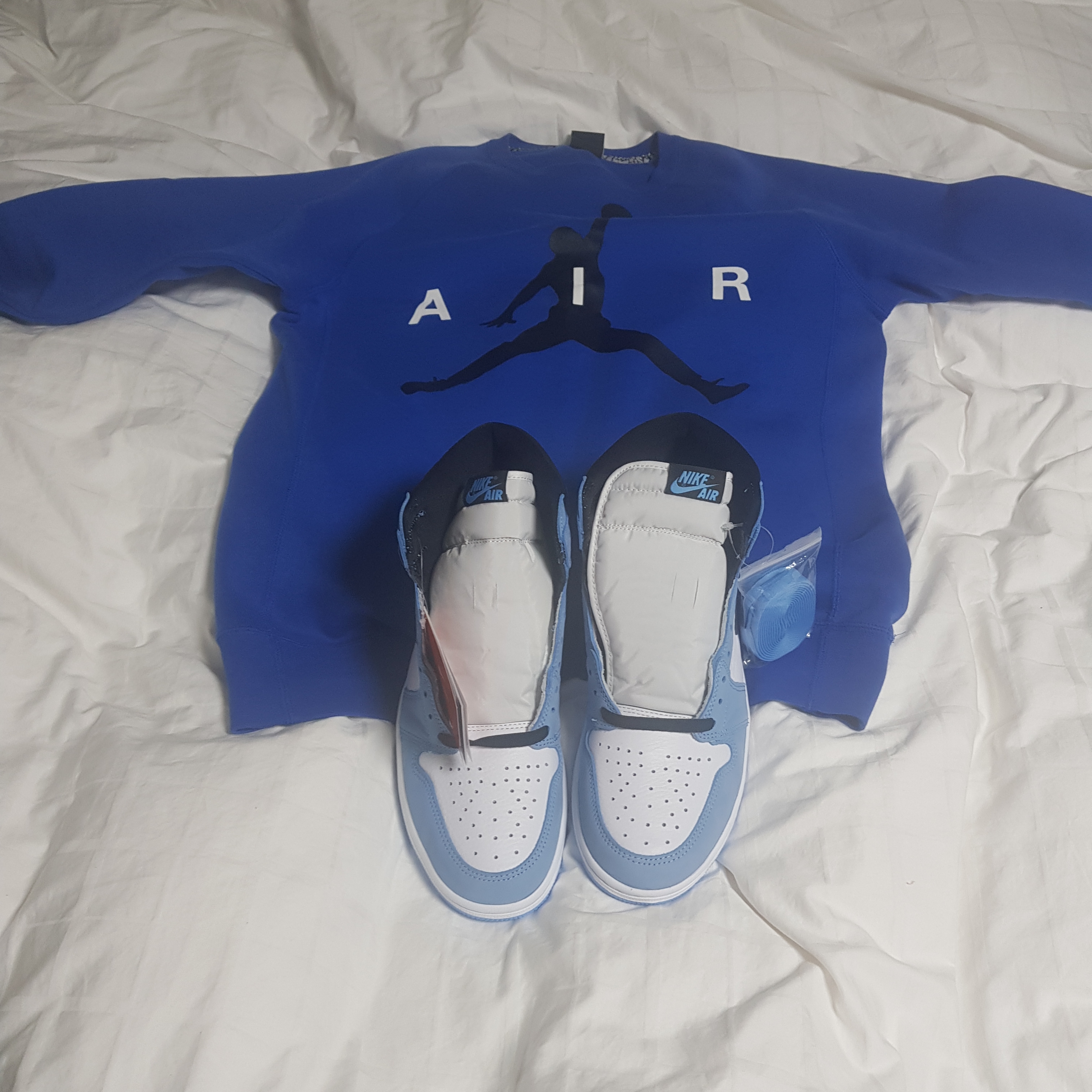Jordan 1 Retro High OG University Blue 착용 스타일