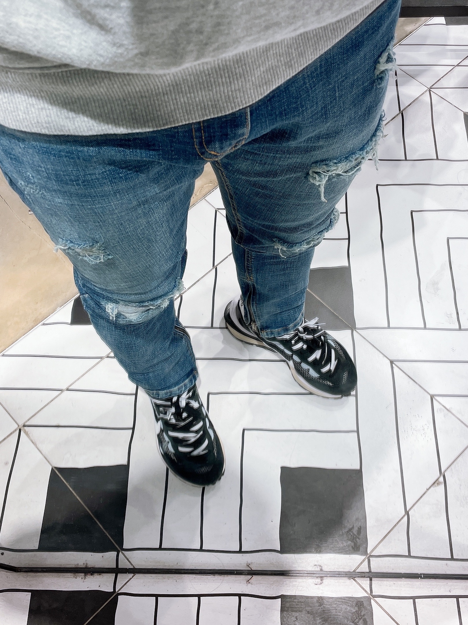 Nike x Sacai VaporWaffle Black White 착용 스타일