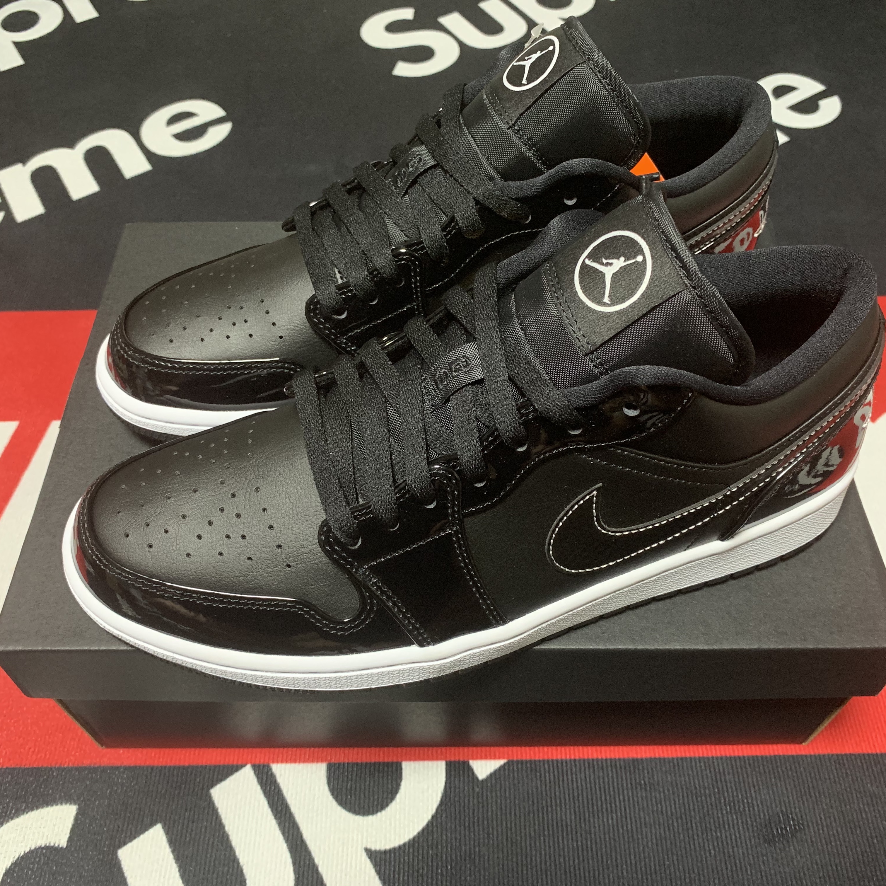 Jordan 1 Low SE ASW Black 착용 스타일 - 1