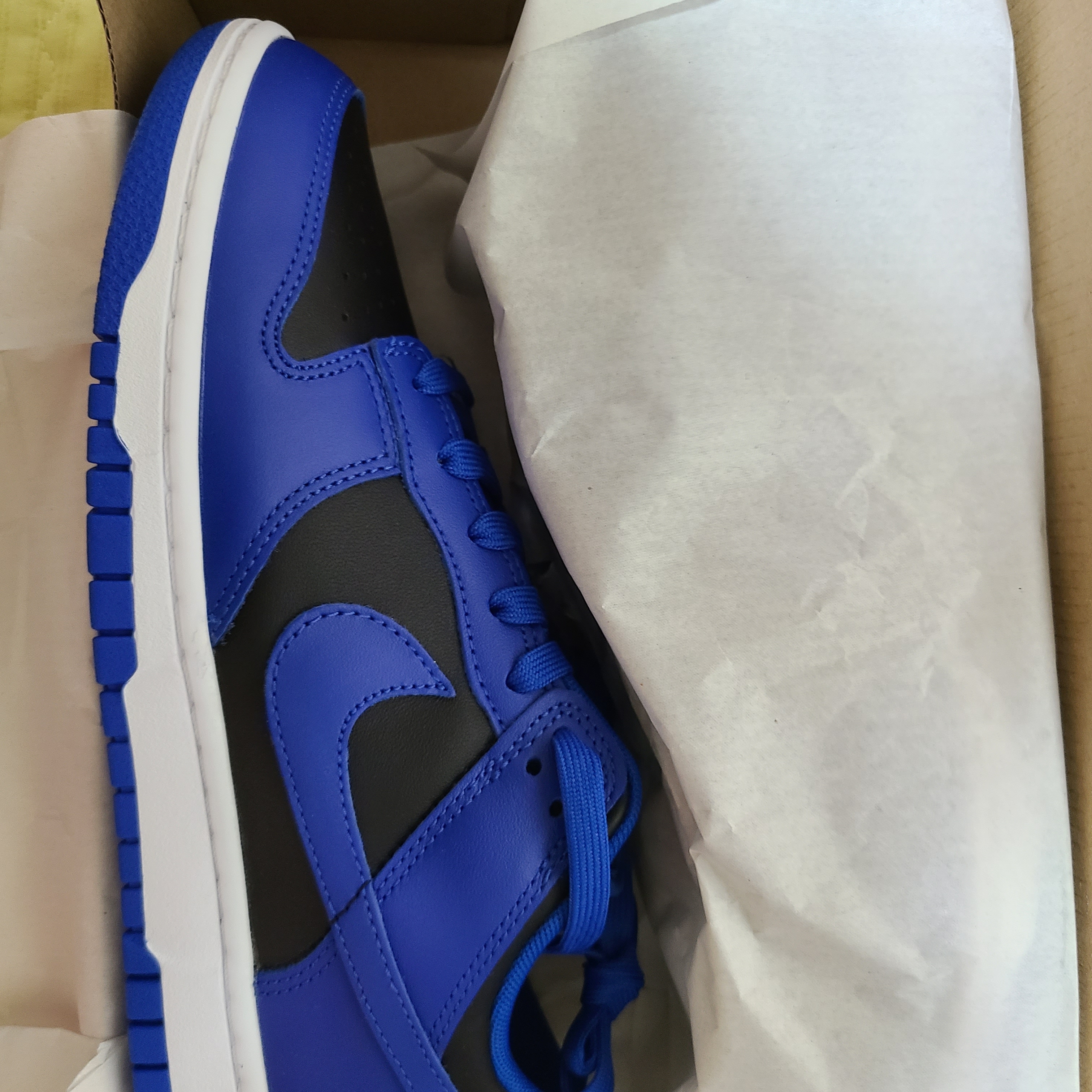 Jordan 1 Retro High OG University Blue, Nike Dunk Low Retro Hyper Cobalt 착용 스타일 - 3