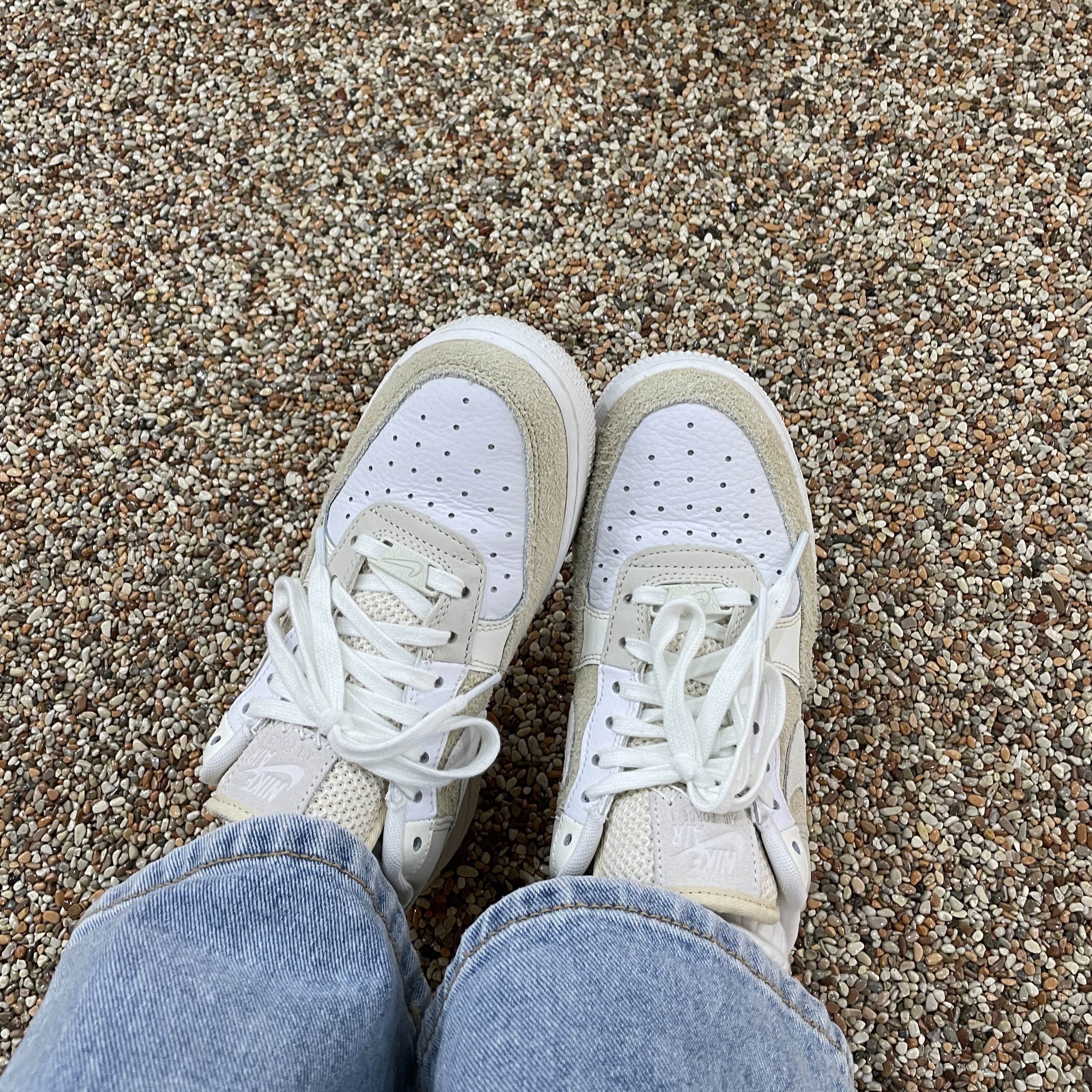 (W) Nike Air Force 1 '07 Coconut Milk 착용 스타일 - 2