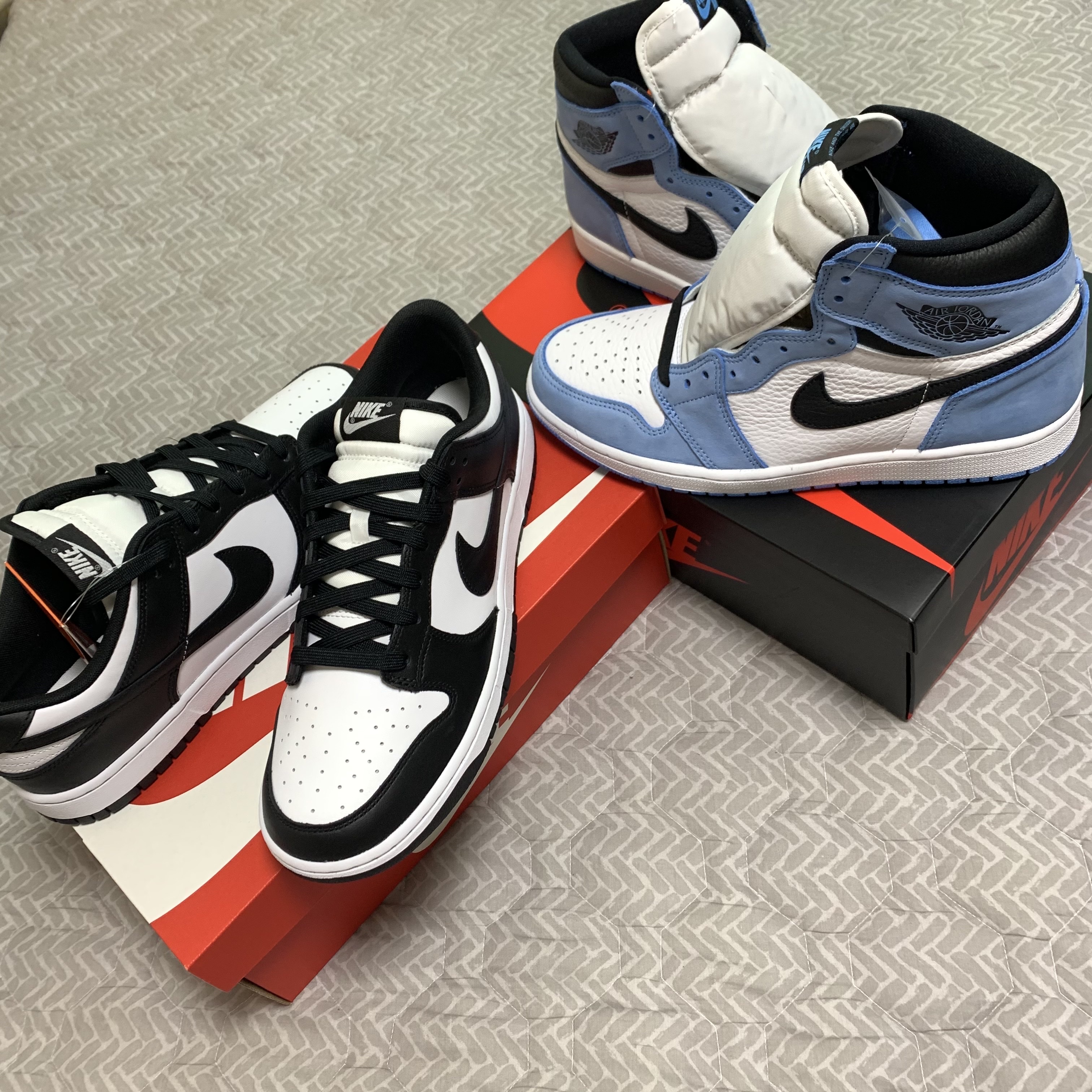Jordan 1 Retro High OG University Blue, Nike Dunk Low Retro Black 착용 스타일 - 2