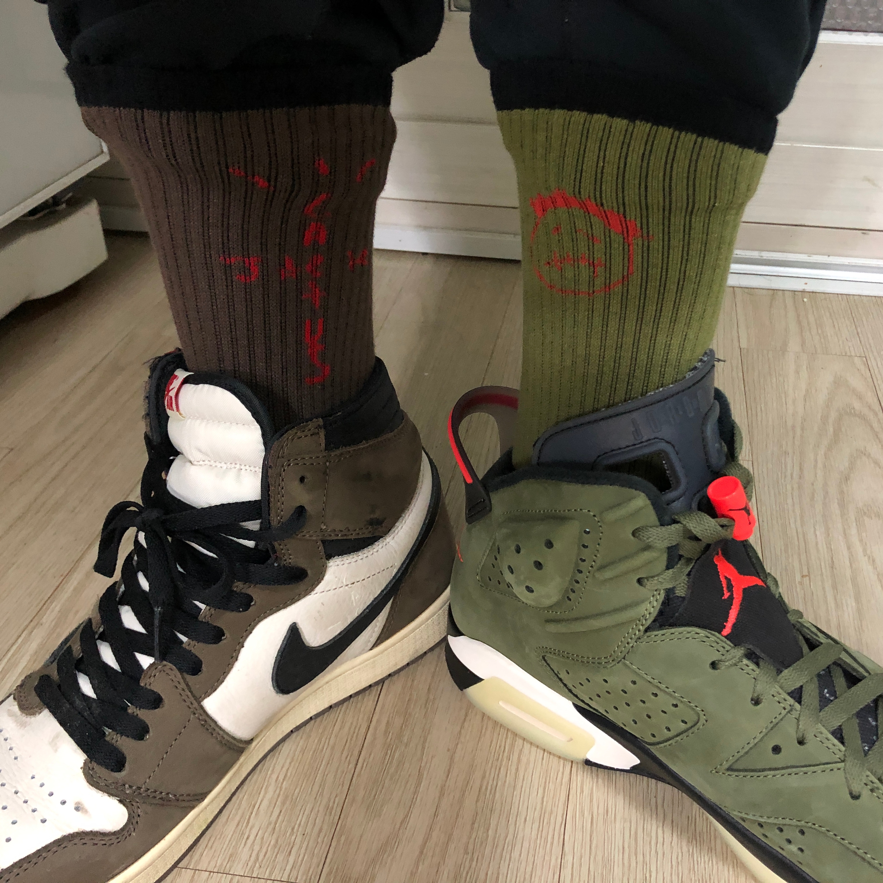 Jordan 1 x Travis Scott Retro High OG SP Mocha, Jordan 6 x Travis Scott Retro Olive 착용 스타일