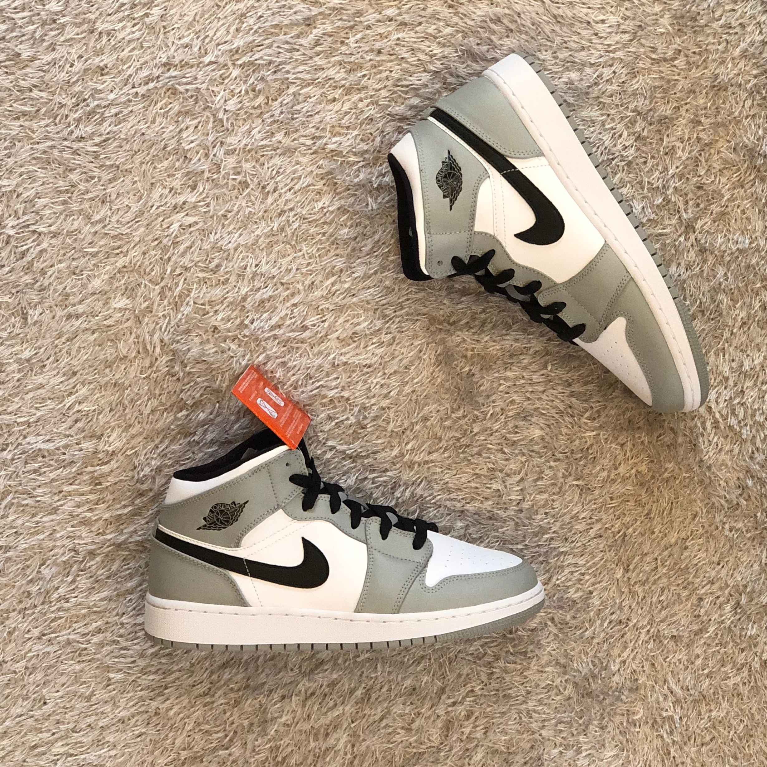 (GS) Jordan 1 Mid Light Smoke Grey 착용 스타일