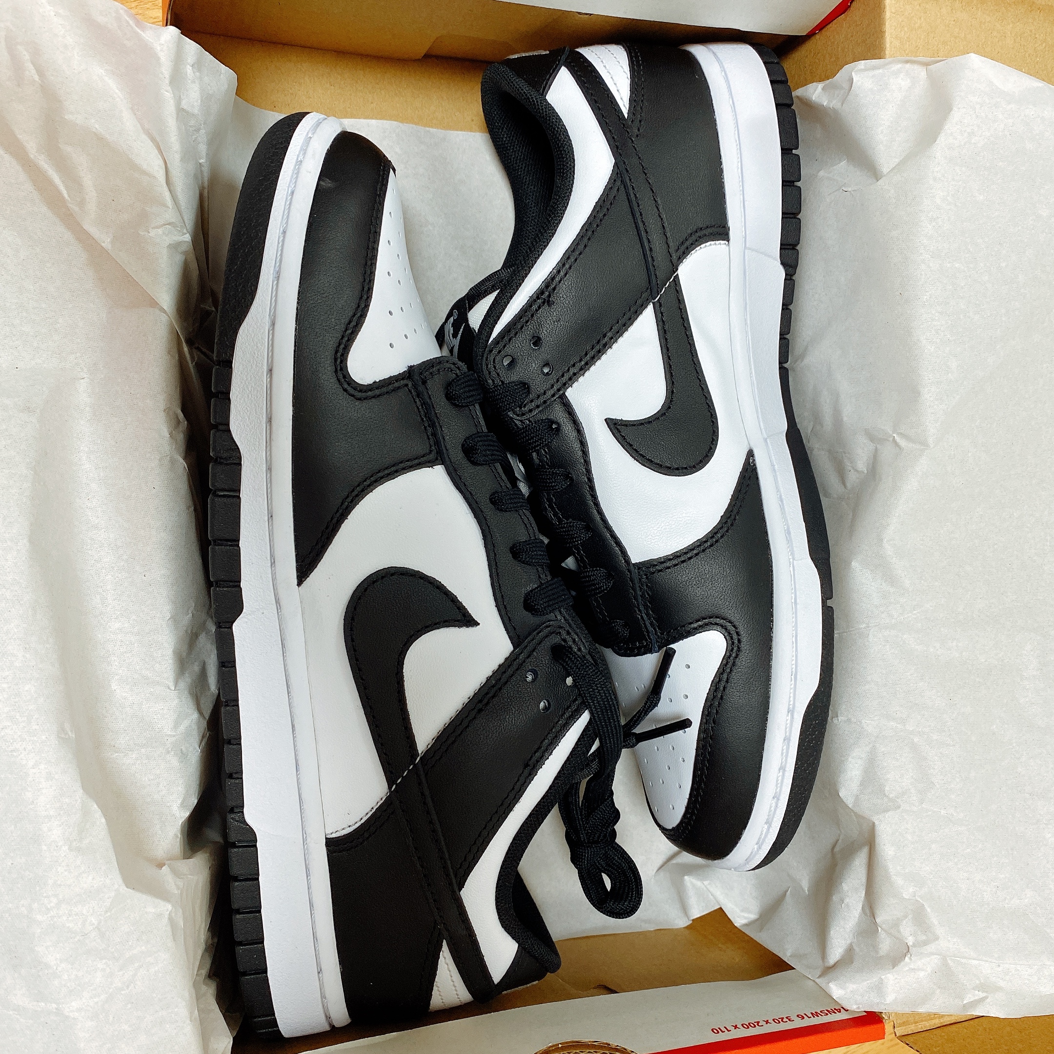 Nike Dunk Low Retro Black 착용 스타일