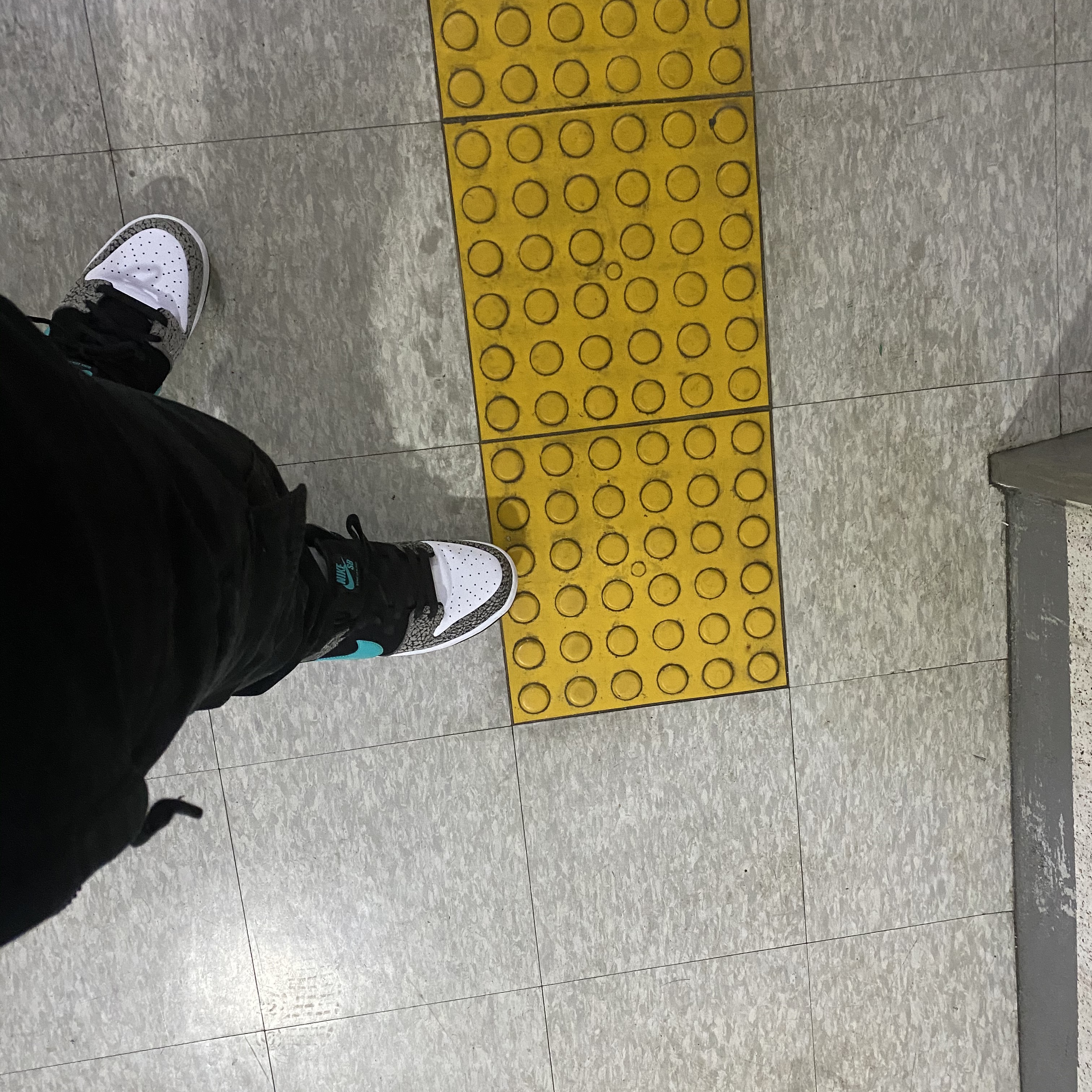 Nike SB Dunk Low Pro Clear Jade 착용 스타일