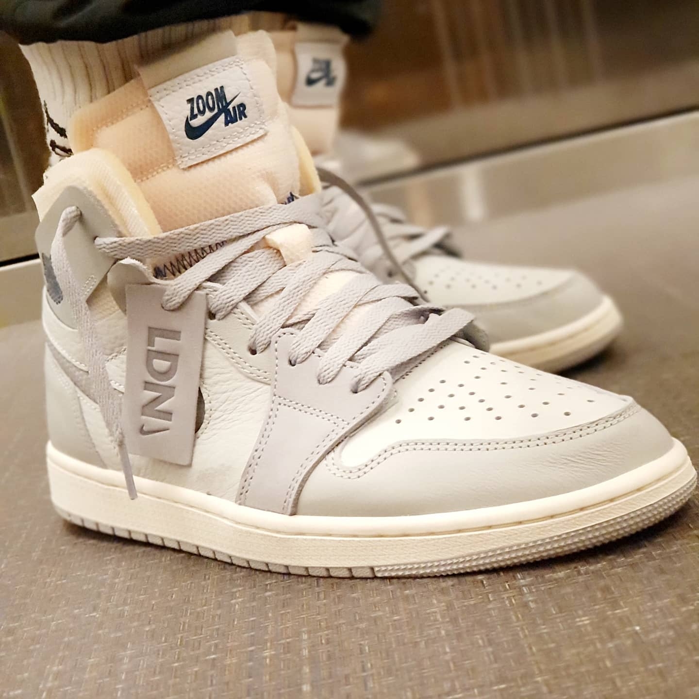 Jordan 1 Zoom Air CMFT London 착용 스타일