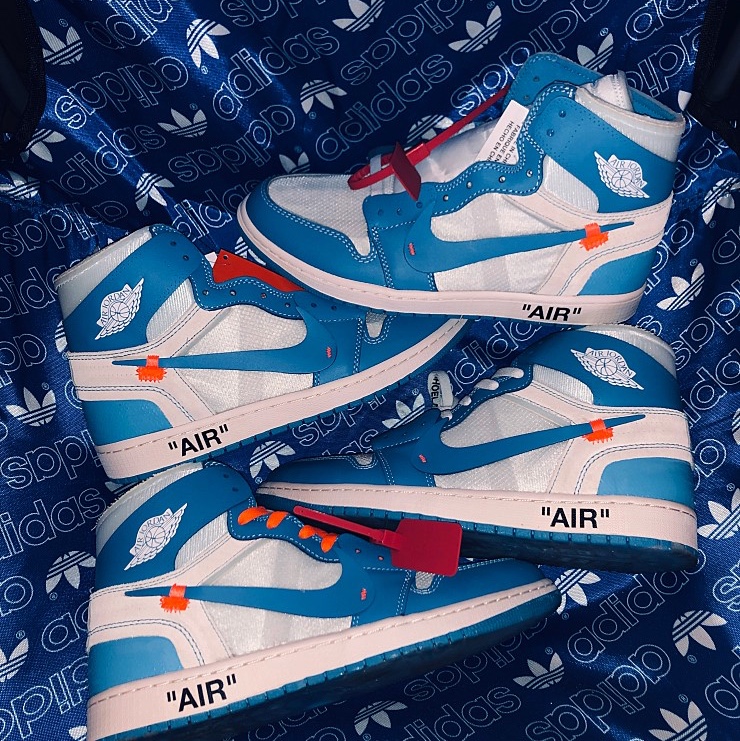 Jordan 1 x Off-White Retro High University Blue 착용 스타일 - 1