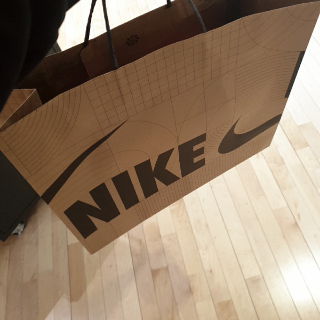 (GS) Nike Dunk High Barely Green 착용 스타일 - 1