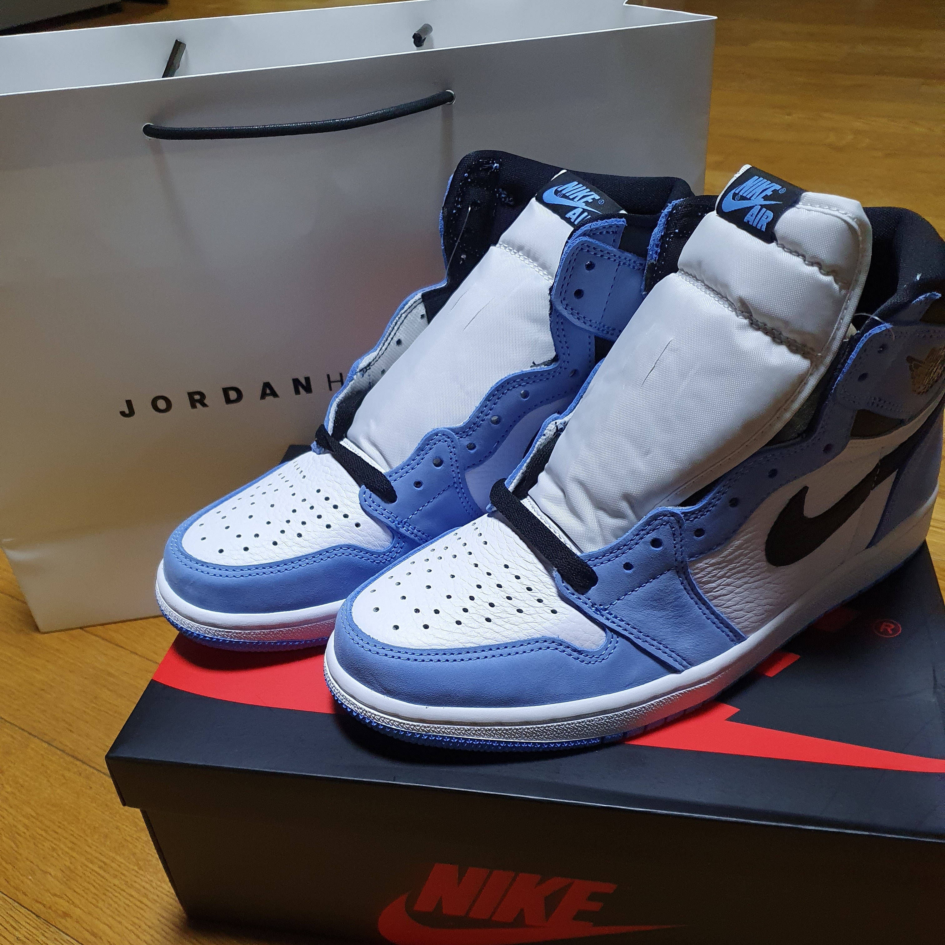 Jordan 1 Retro High OG University Blue 착용 스타일