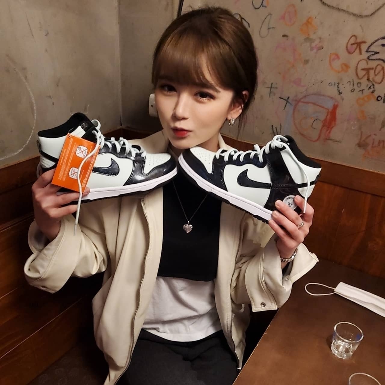 (GS) Nike Dunk High Barely Green 착용 스타일 - 2