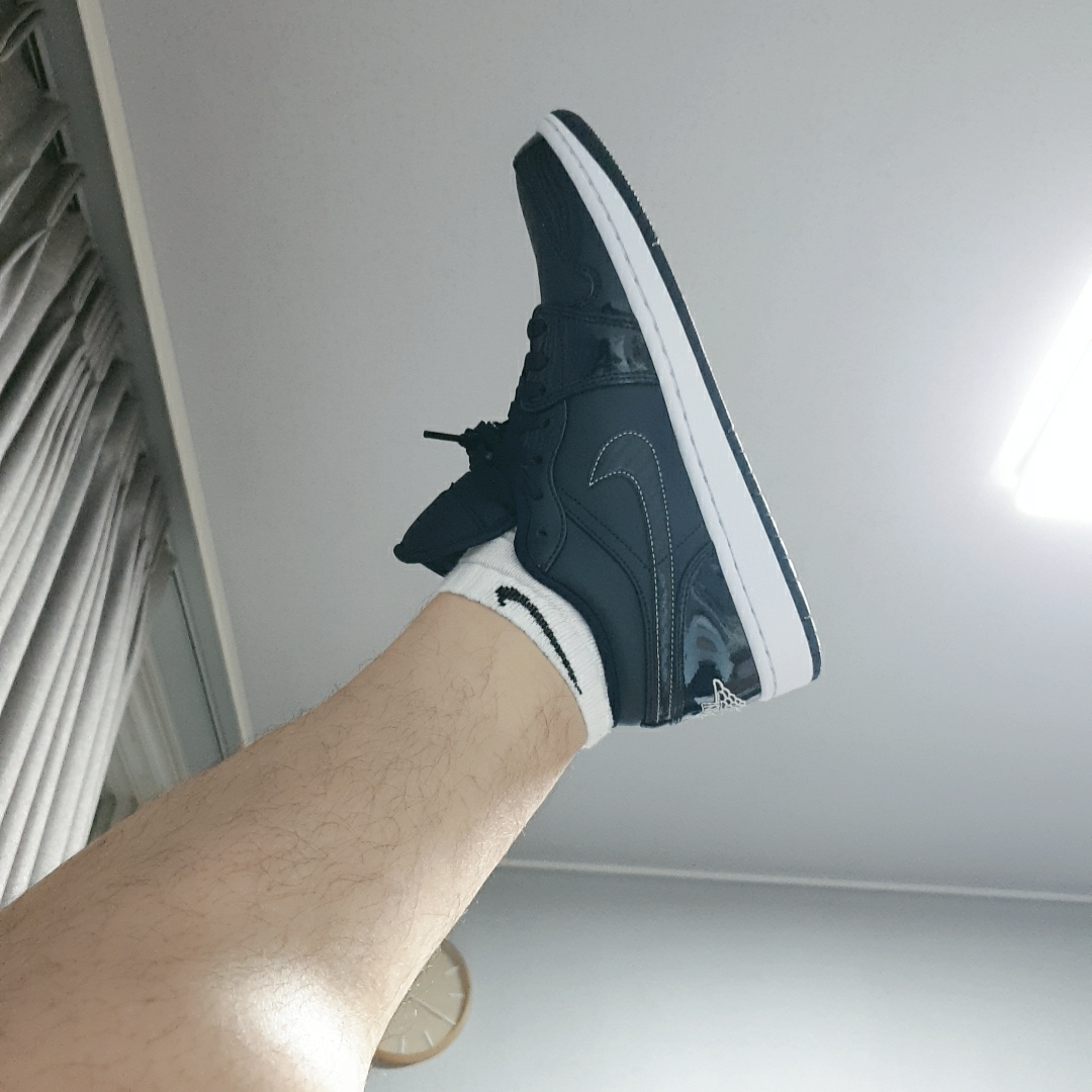 Jordan 1 Low SE ASW Black 착용 스타일 - 3