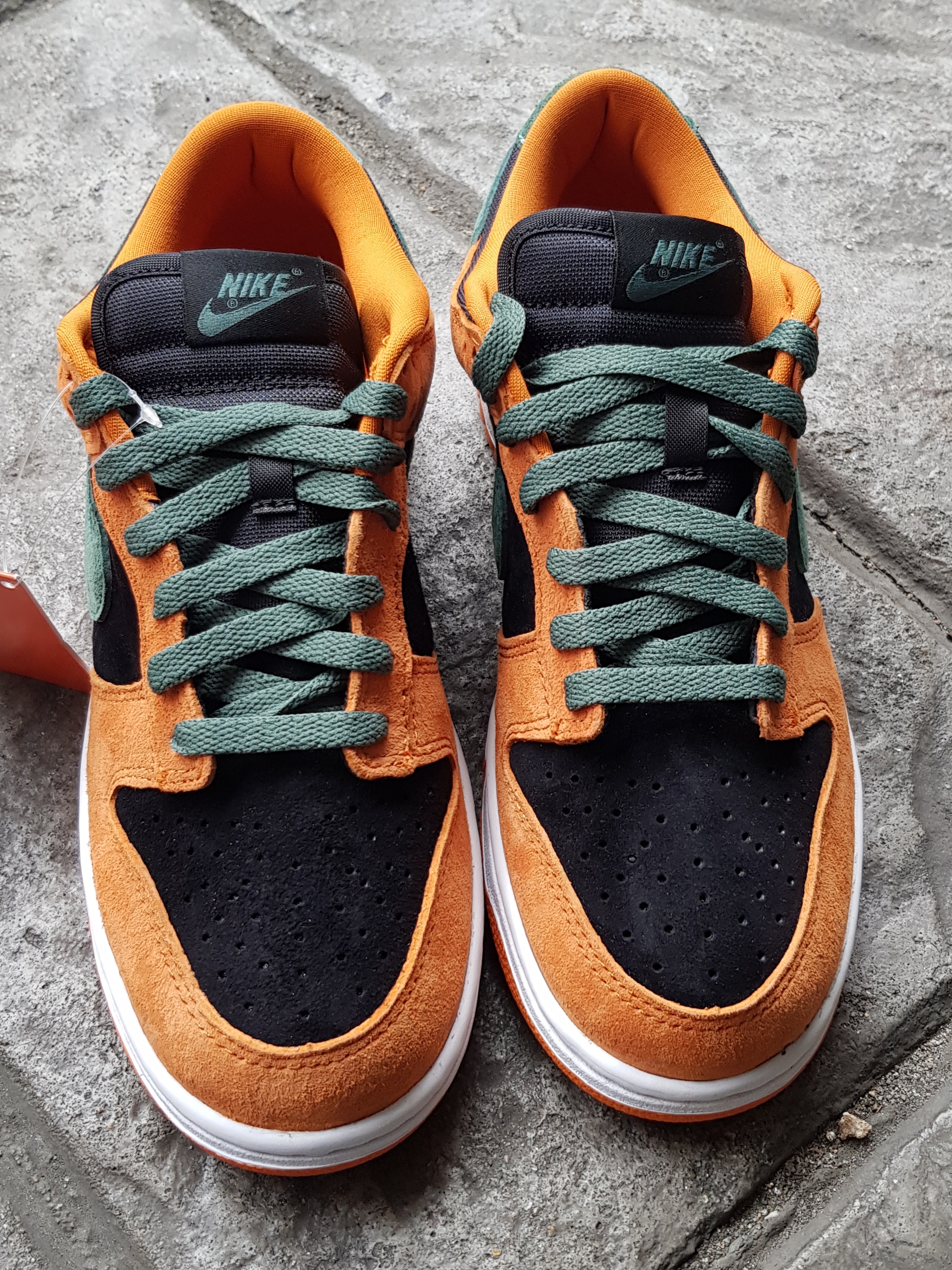 Nike Dunk Low SP Ceramic 착용 스타일 - 2