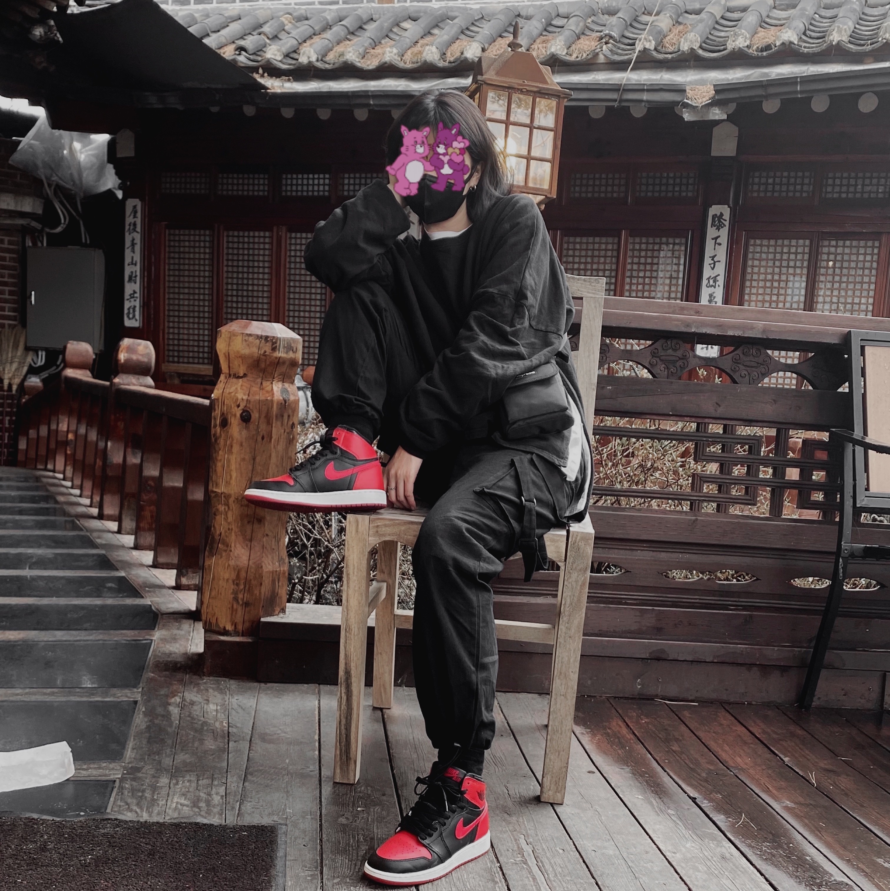 (GS) Jordan 1 Retro High OG Bred Banned 2016, Supreme Utility Pouch Black - 19SS 착용 스타일