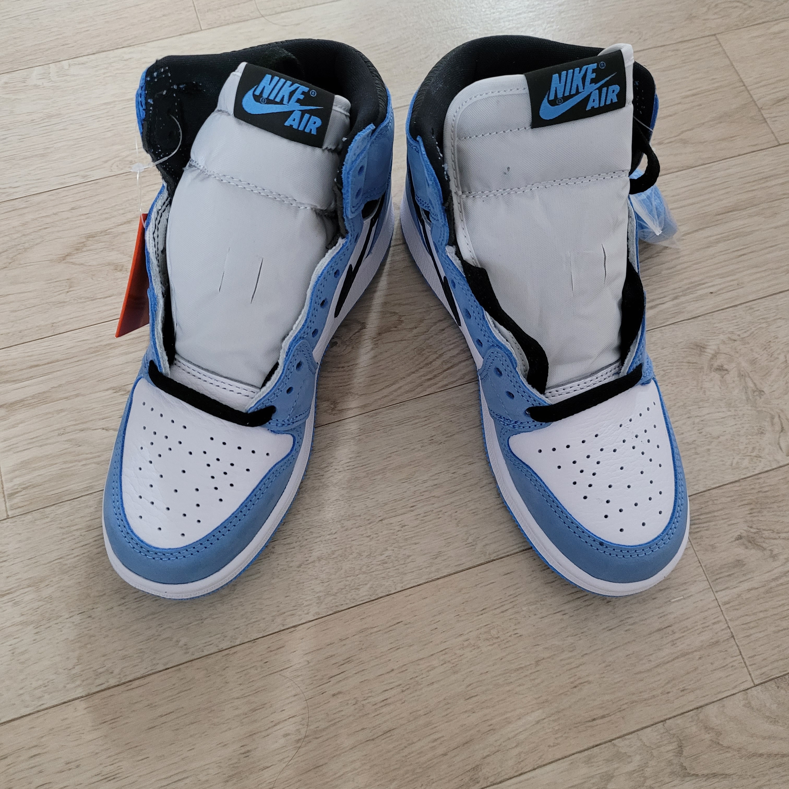 (GS) Jordan 1 Retro High OG University Blue 착용 스타일 - 3
