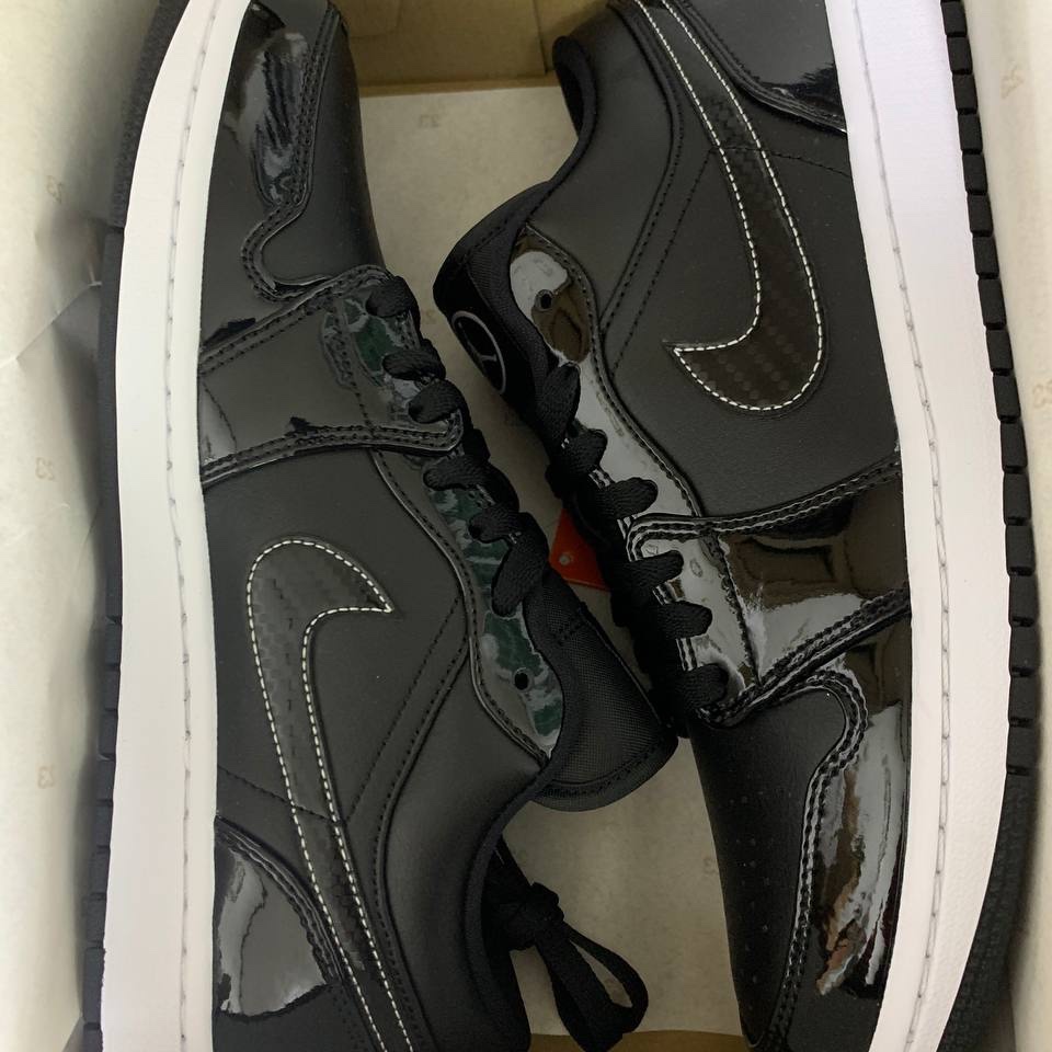 Jordan 1 Low SE ASW Black 착용 스타일 - 3