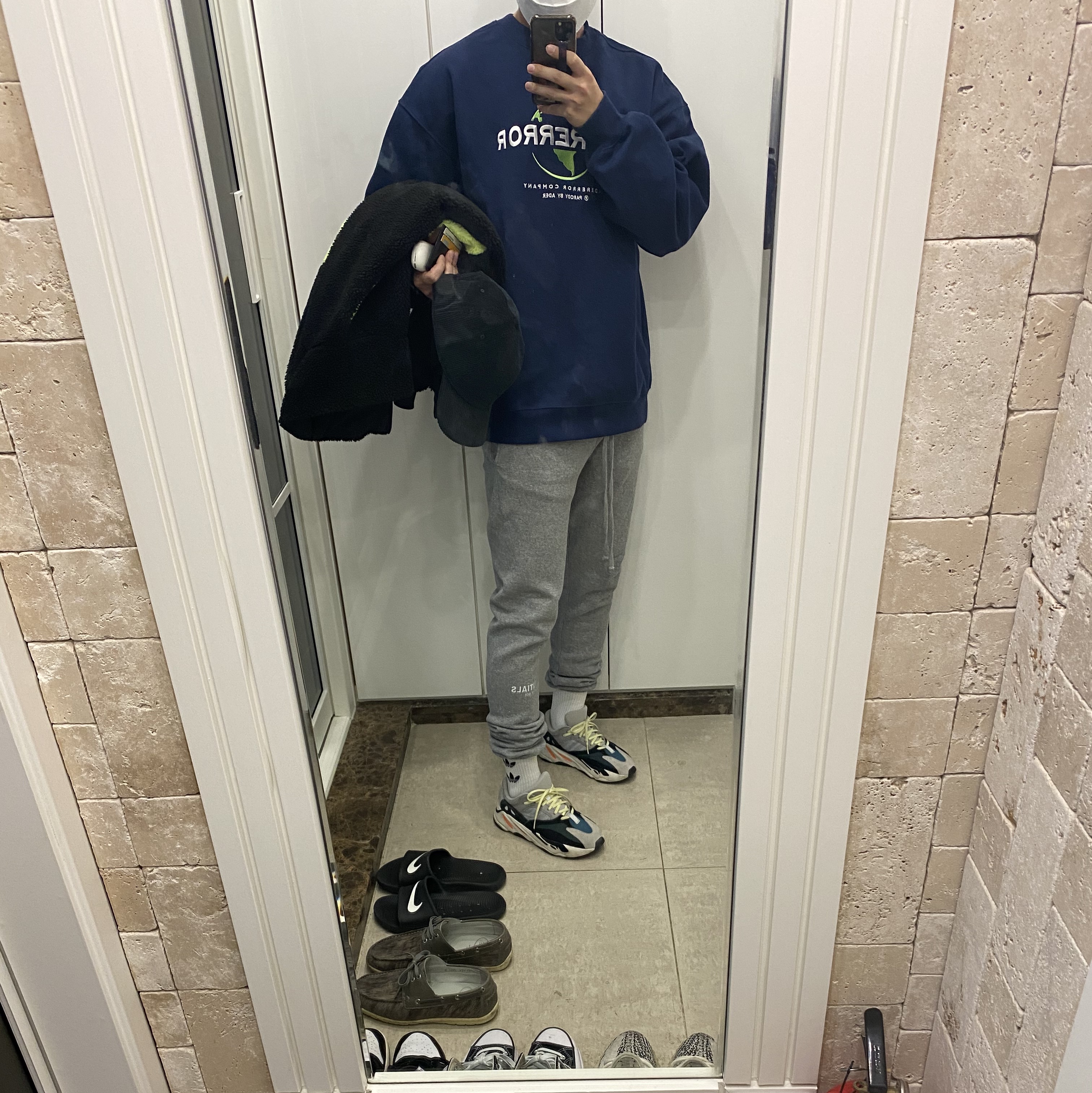 Adidas Yeezy Boost 700 Wave Runner Solid Grey 2017/2019 착용 스타일