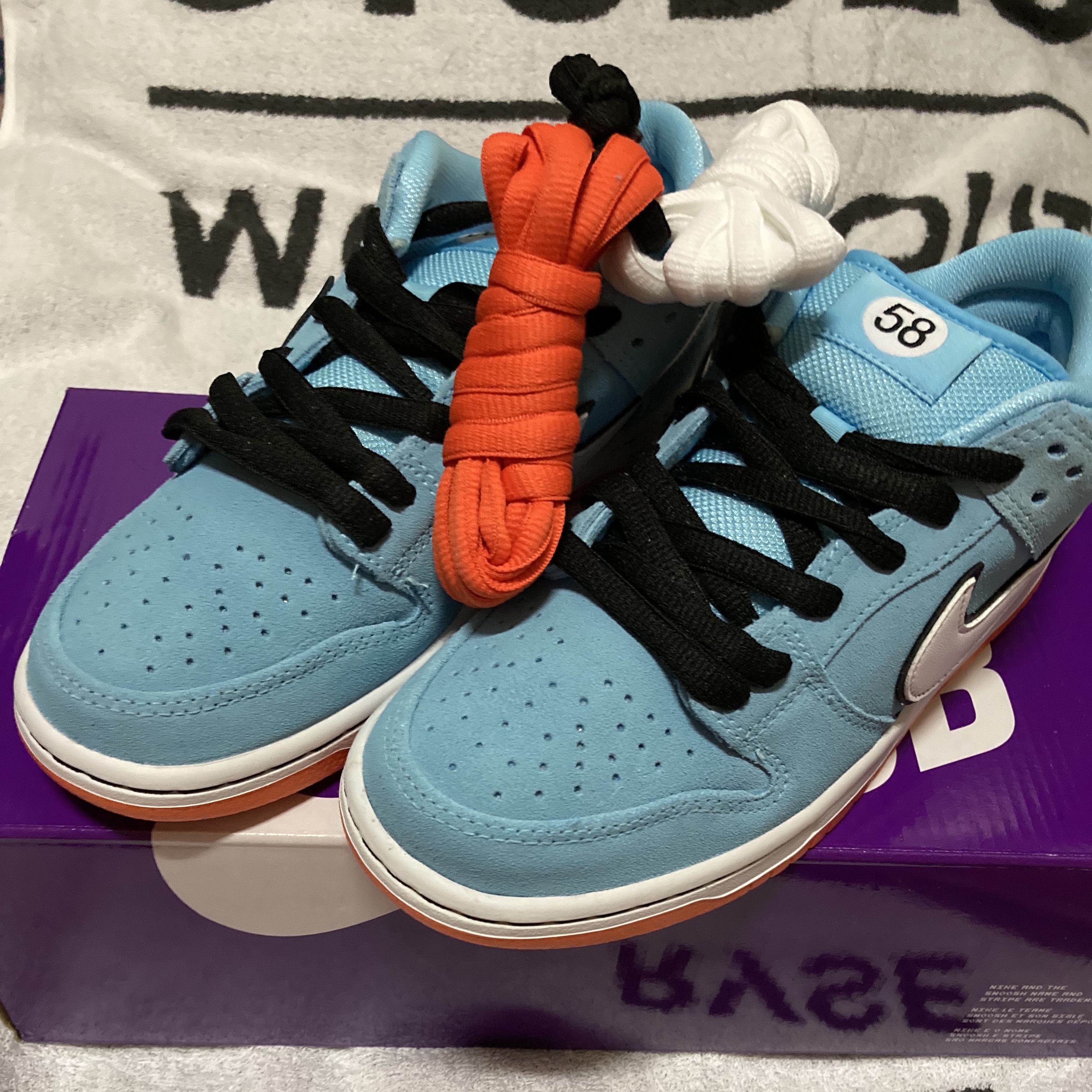 Nike SB Dunk Low Pro Blue Chill 착용 스타일 - 2