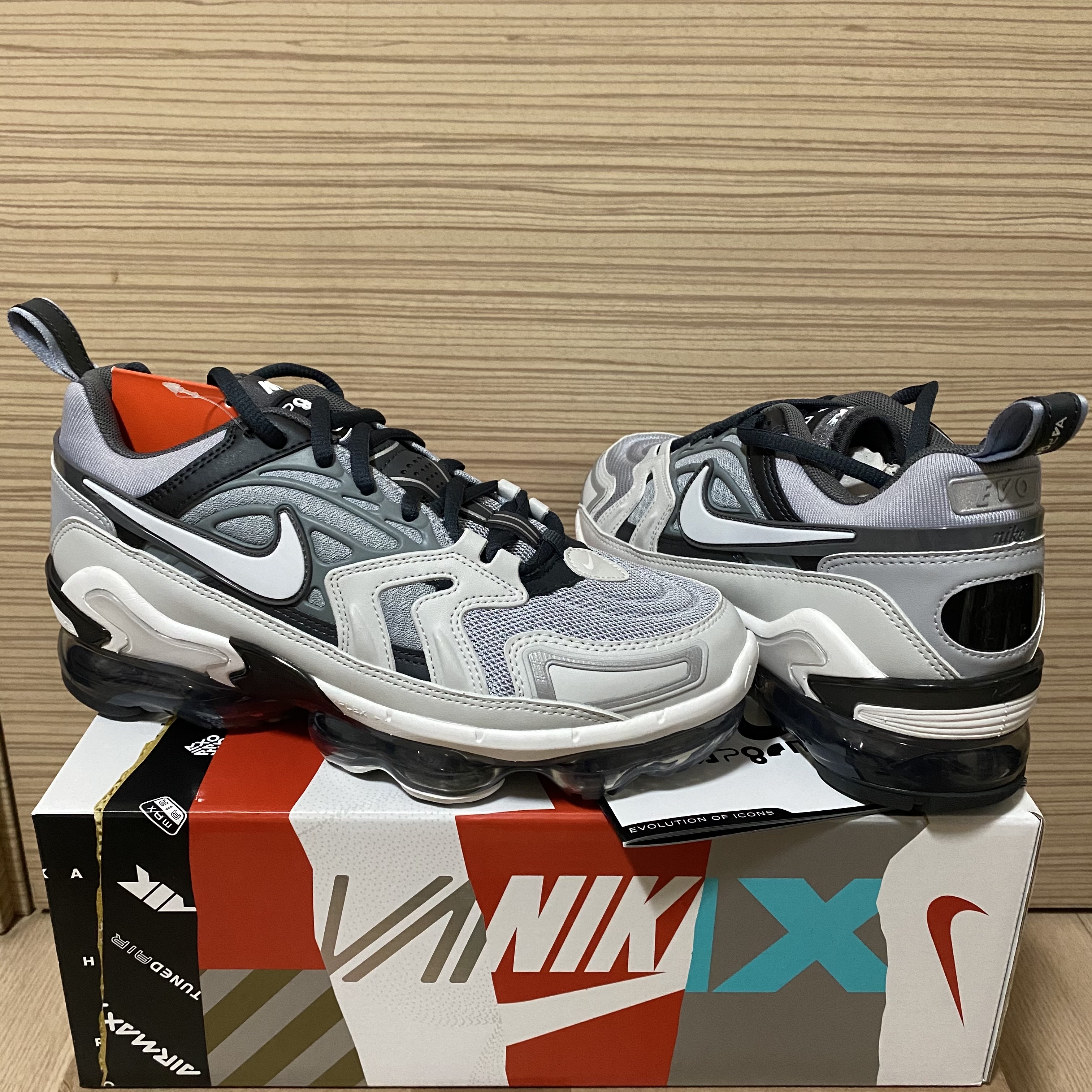 Nike Air VaporMax EVO Wolf Grey 착용 스타일 - 1