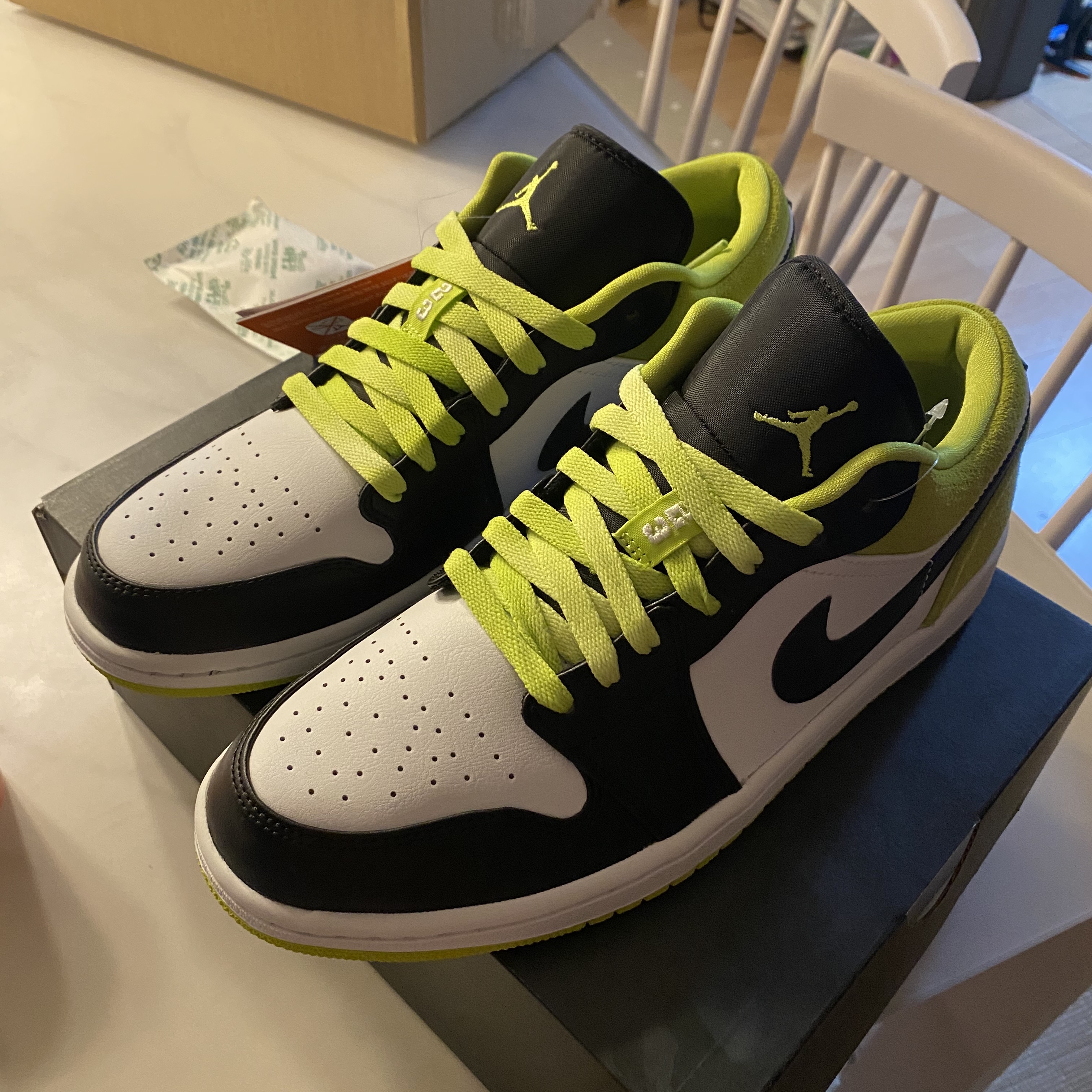 Jordan 1 Low SE Cyber Green 착용 스타일