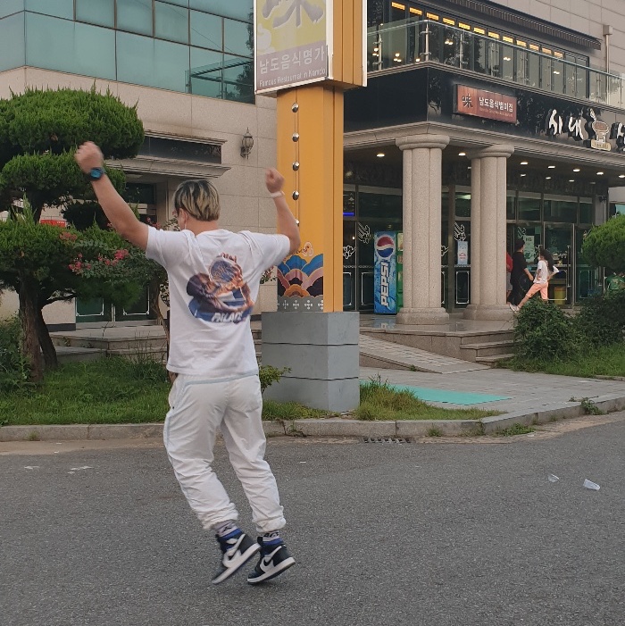 Palace Tri-Gaine T-Shirt White - 20SS, Jordan 1 Retro High OG Royal Toe 착용 스타일 - 1