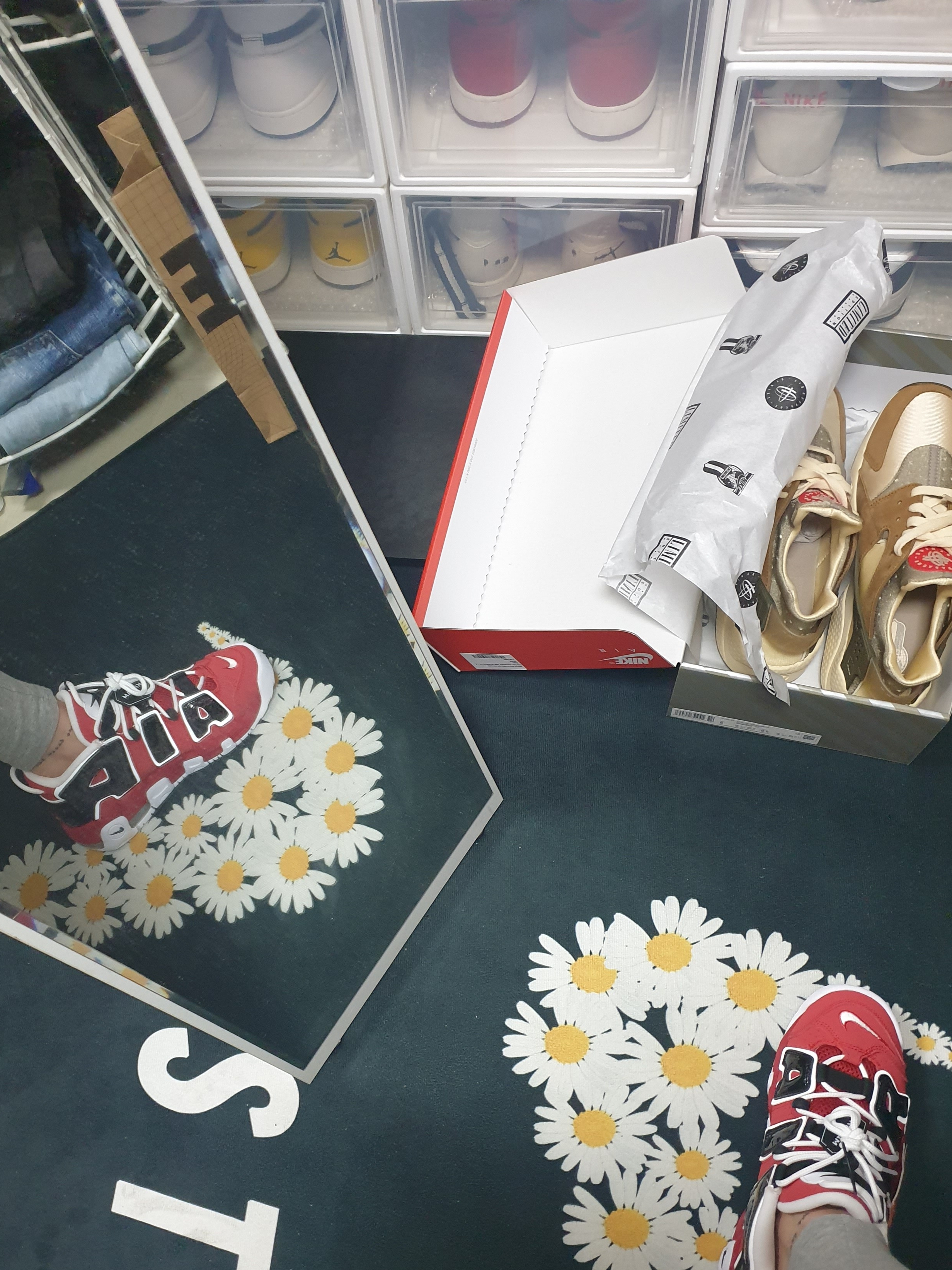 (GS) Nike Air More Uptempo 96 Bulls 2021, Nike x Stussy Air Huarache LE Desert Oak 착용 스타일 - 1