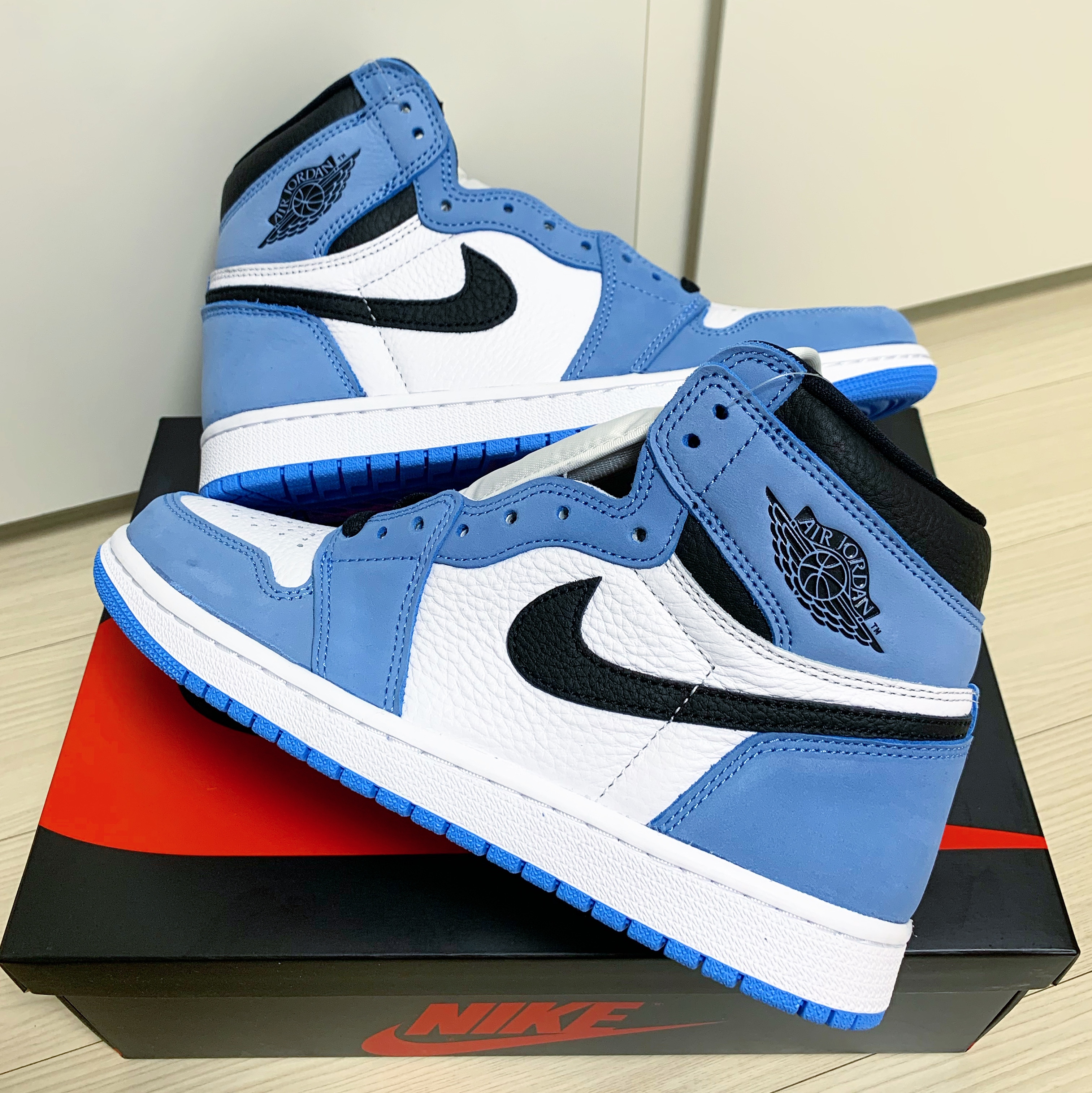 Jordan 1 Retro High OG University Blue μ°©μ© μ€νμΌ