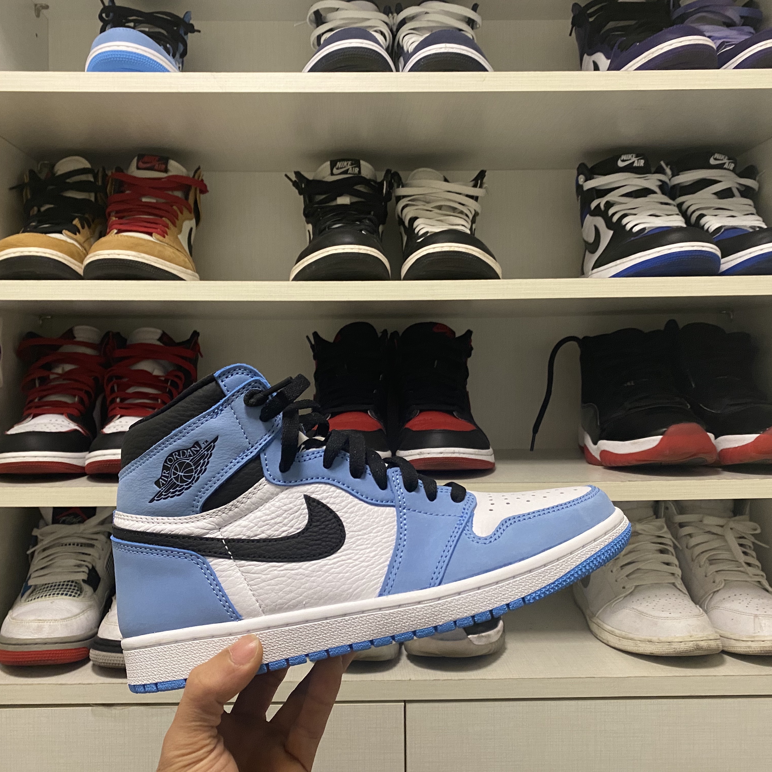 Jordan 1 Retro High OG University Blue 착용 스타일