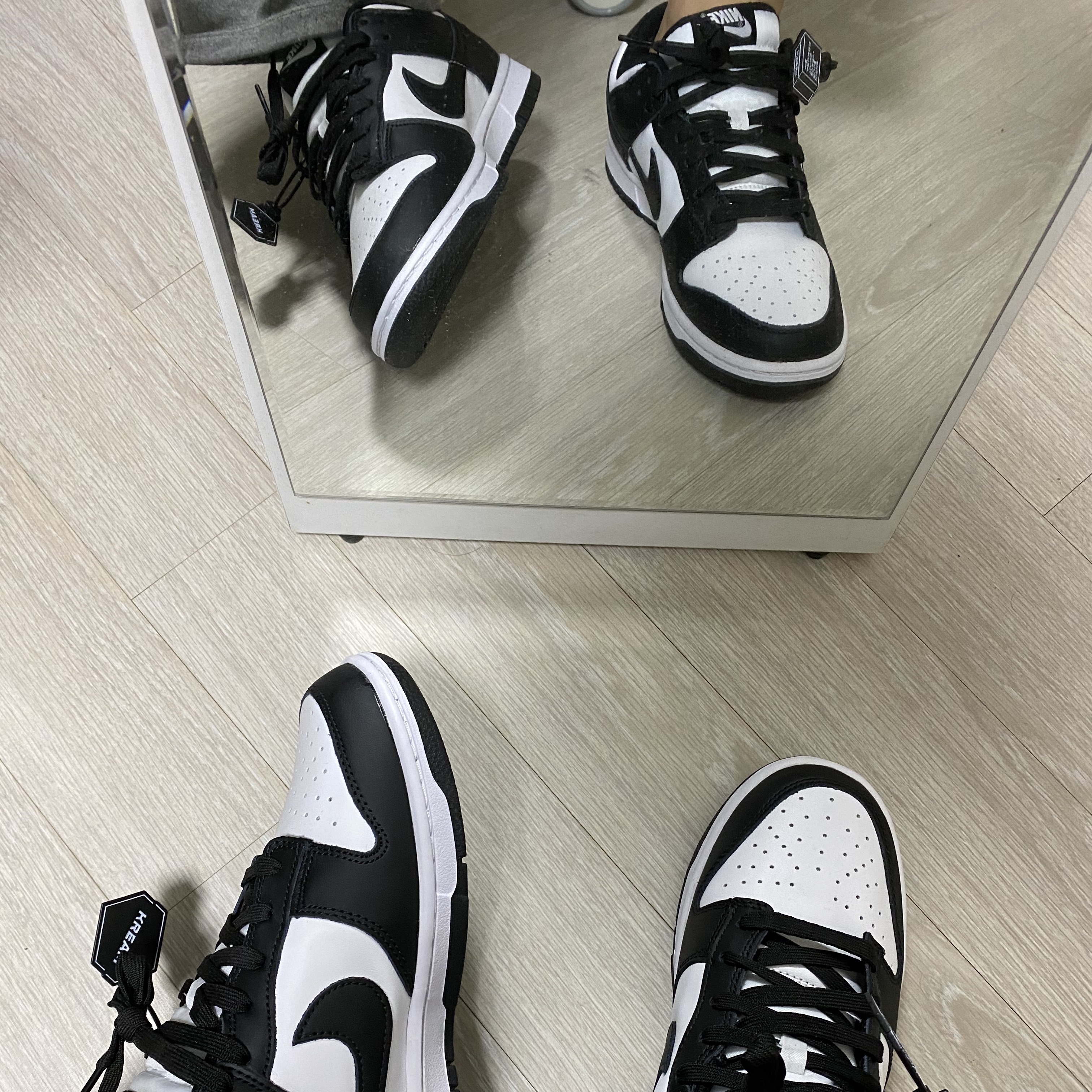 Nike Dunk Low Retro Black 착용 스타일 - 2