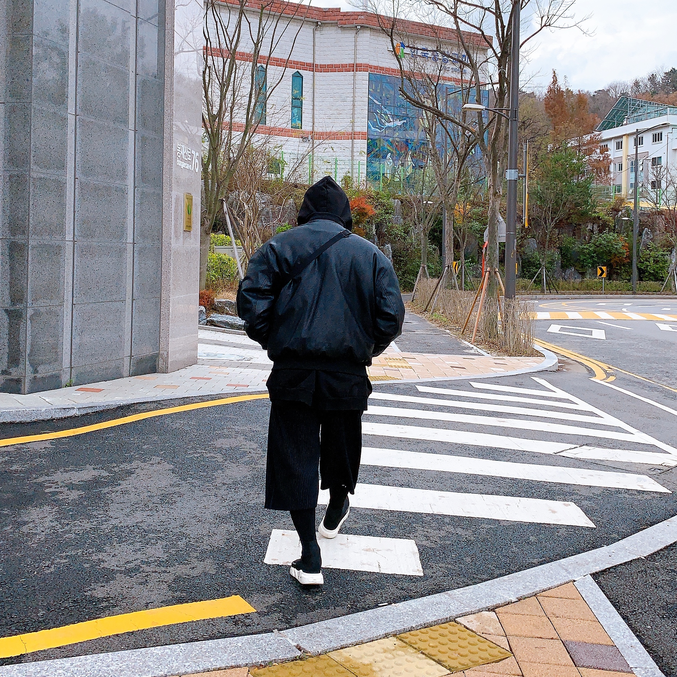 Balenciaga Speed Trainer Black White 2019 착용 스타일