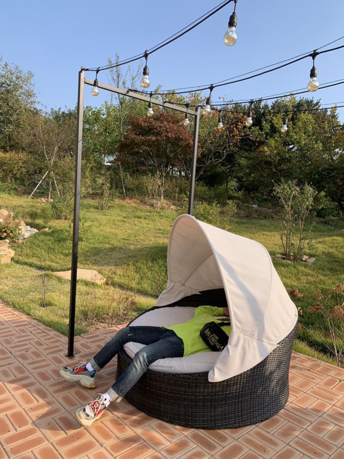 Balenciaga Triple S Grey Red Blue 2018 Reissue 착용 스타일