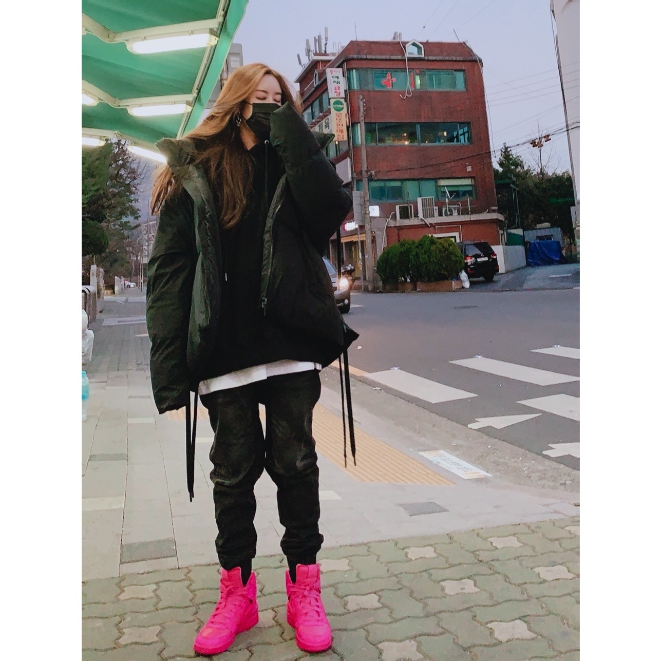 Nike x Ambush Dunk High Cosmic Fuchsia 착용 스타일