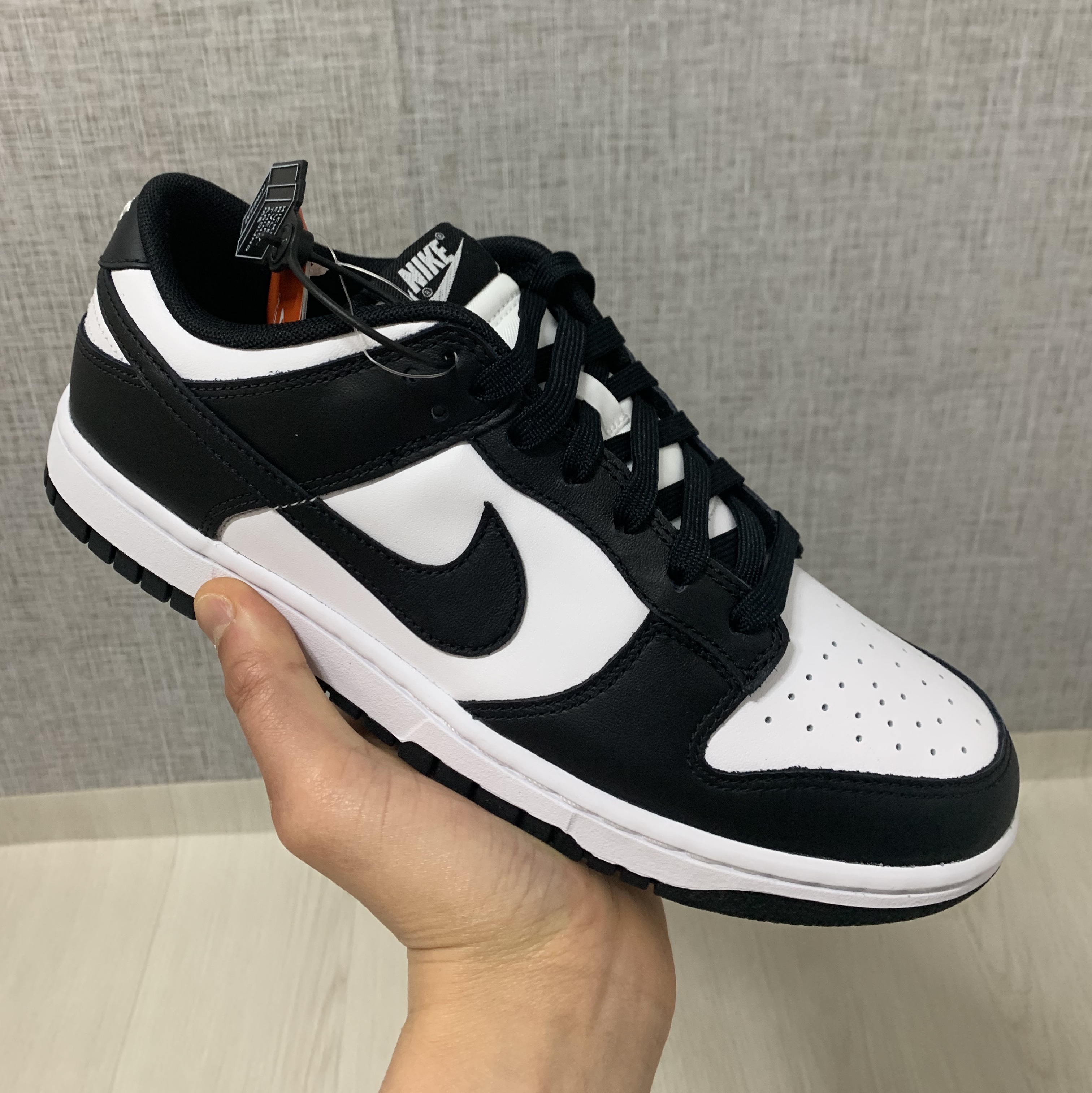 Nike Dunk Low Retro Black 착용 스타일