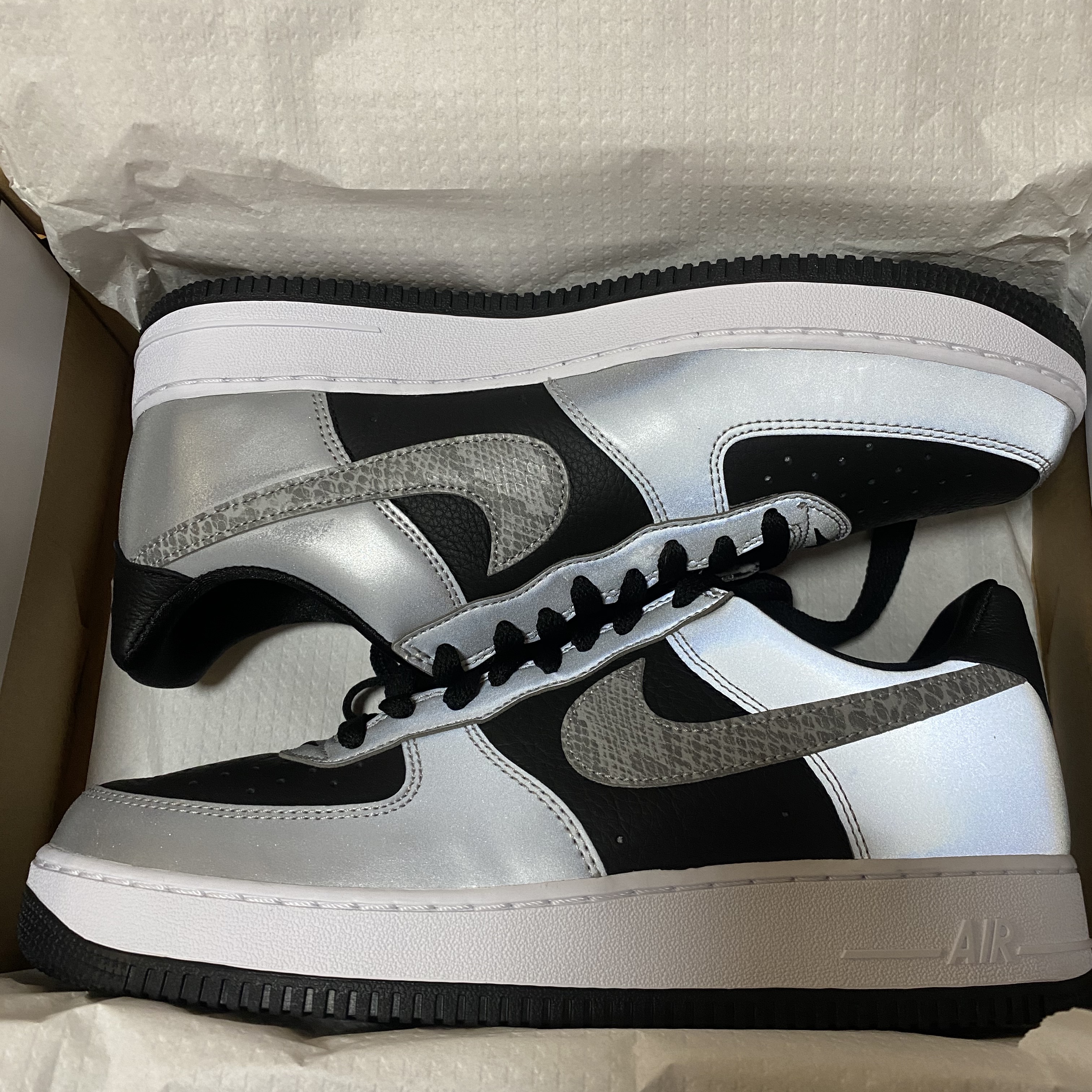 Nike Air Force 1 B Silver Snake 착용 스타일