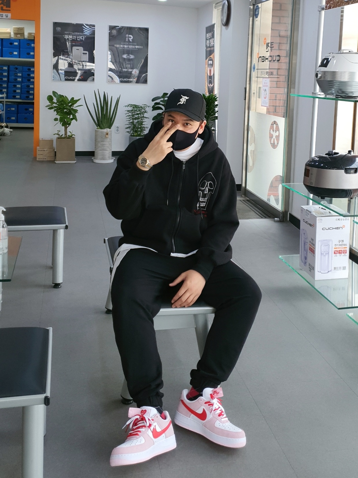 Nike Air Force 1 '07 QS Valentine's Day 착용 스타일 - 4
