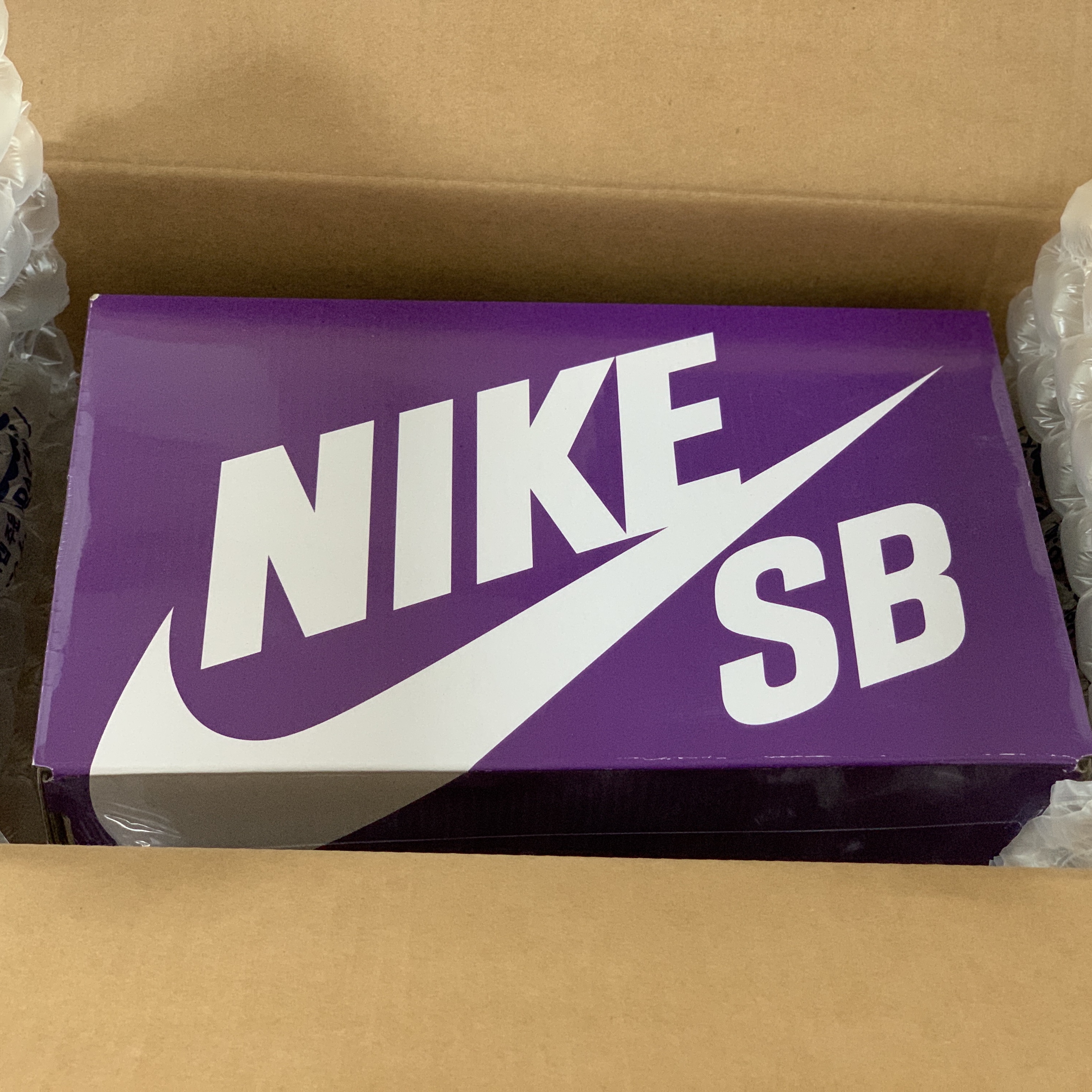 Nike SB Dunk Low Pro Court Purple 착용 스타일 - 1