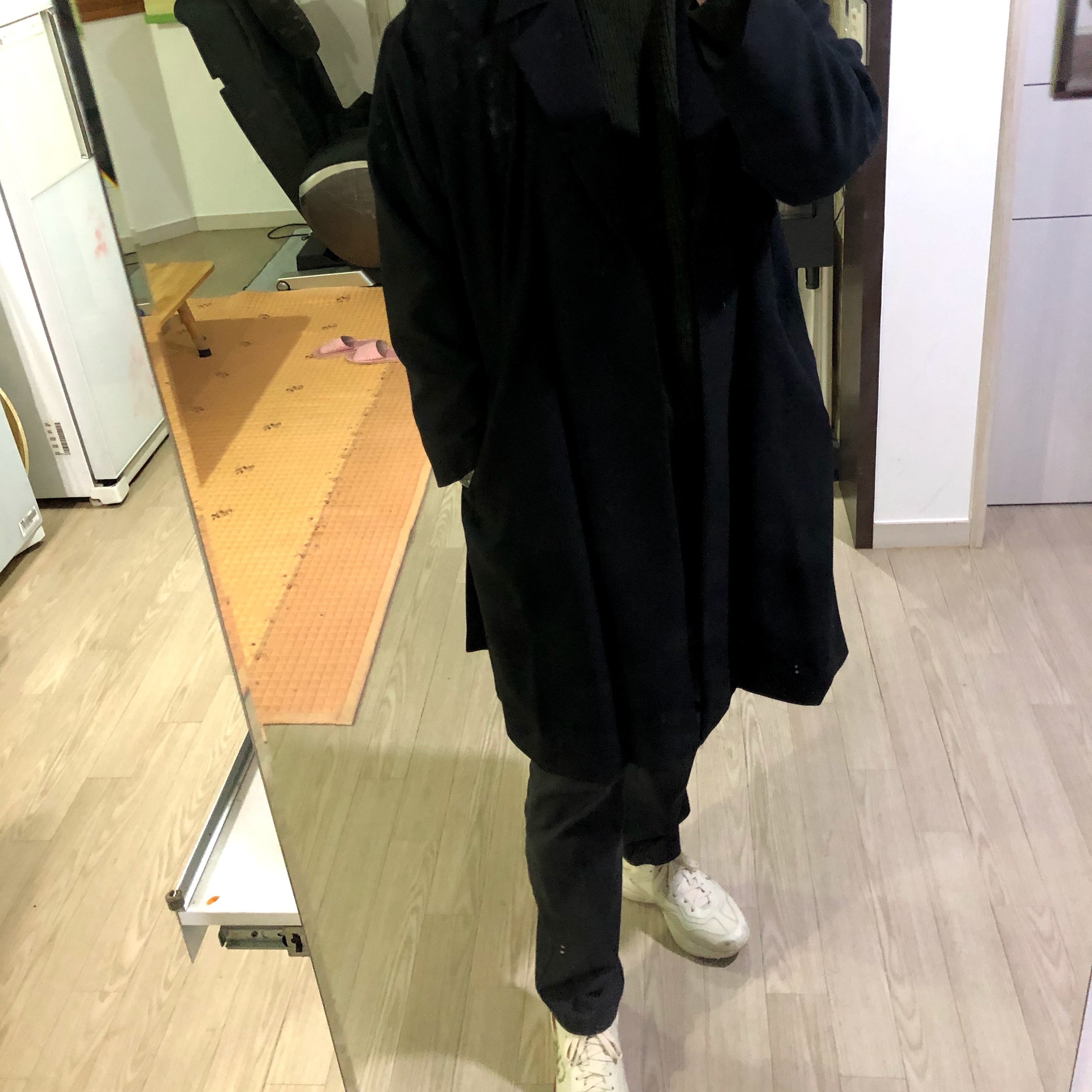 Balenciaga Triple S Red Black 2018, Gucci Rhyton Leather Sneakers Logo 착용 스타일 - 2