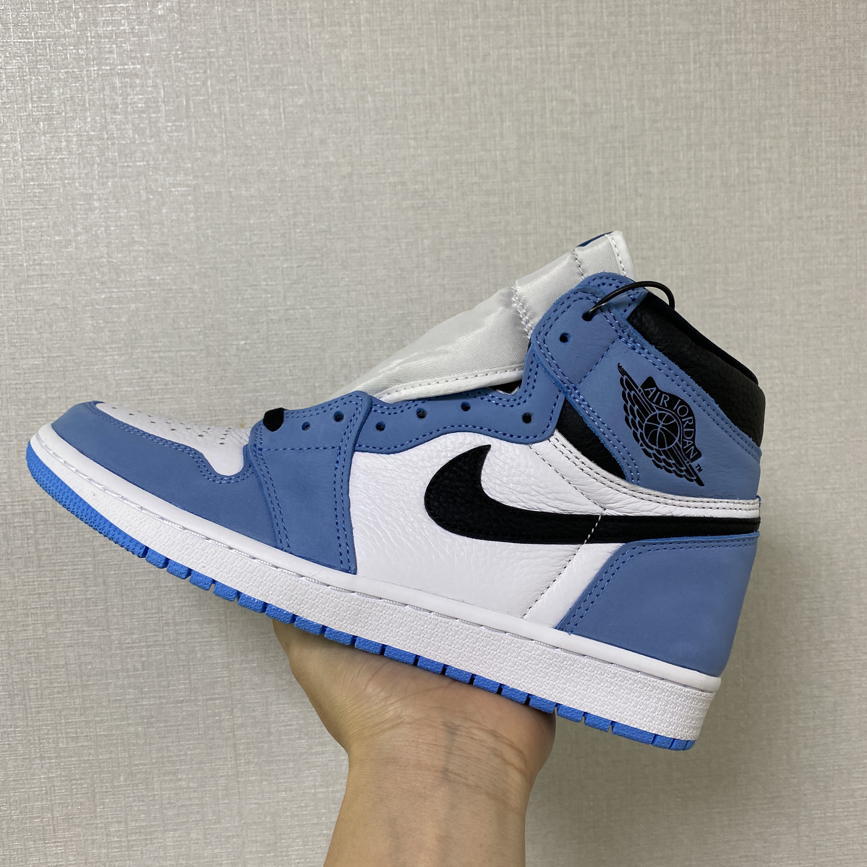 Jordan 1 Retro High OG University Blue 착용 스타일