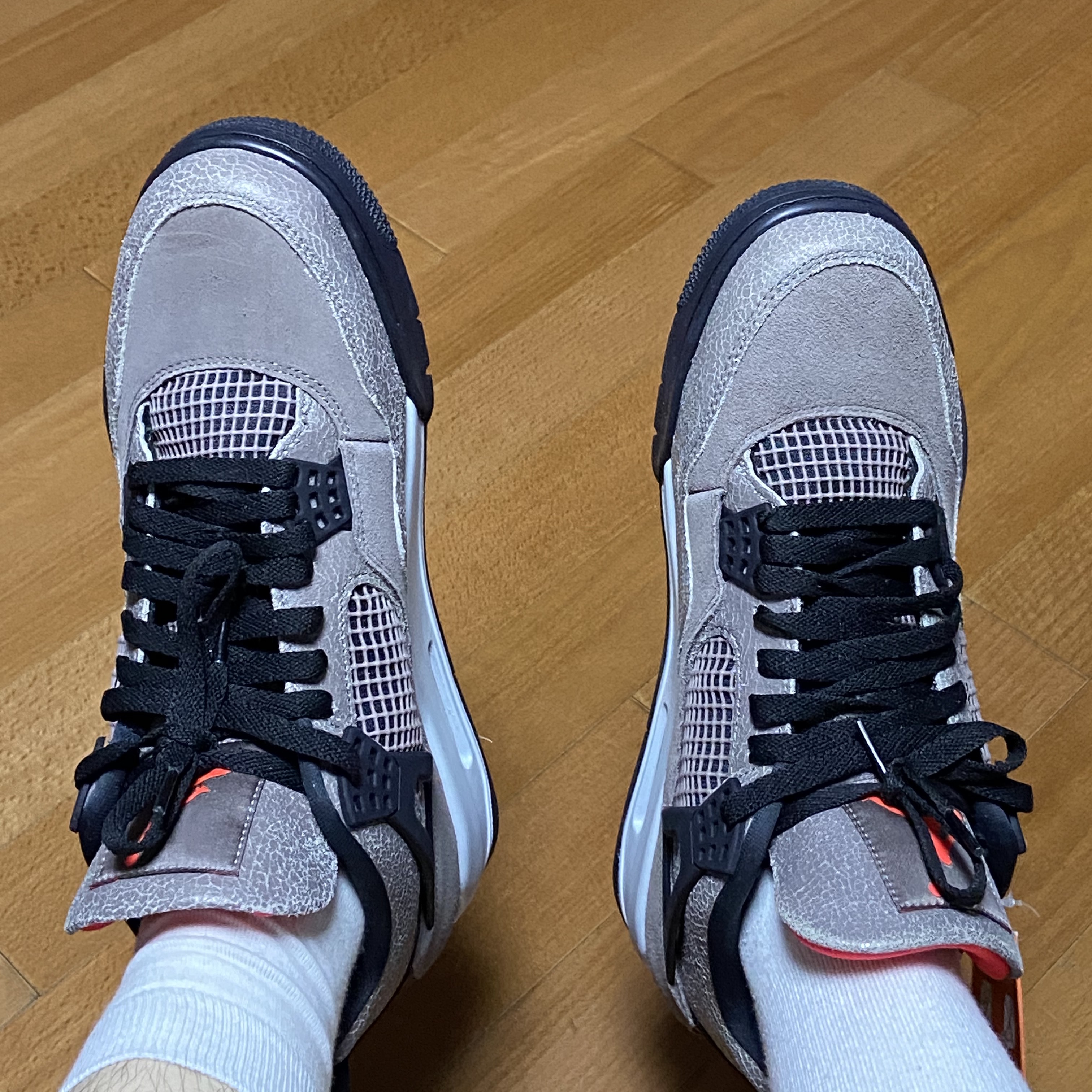 Jordan 4 Retro Taupe Haze 착용 스타일 - 2