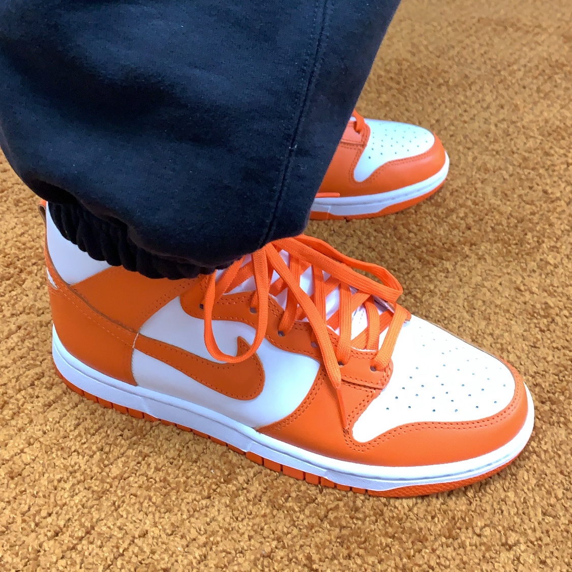 Nike Dunk High Retro Orange Blaze 착용 스타일