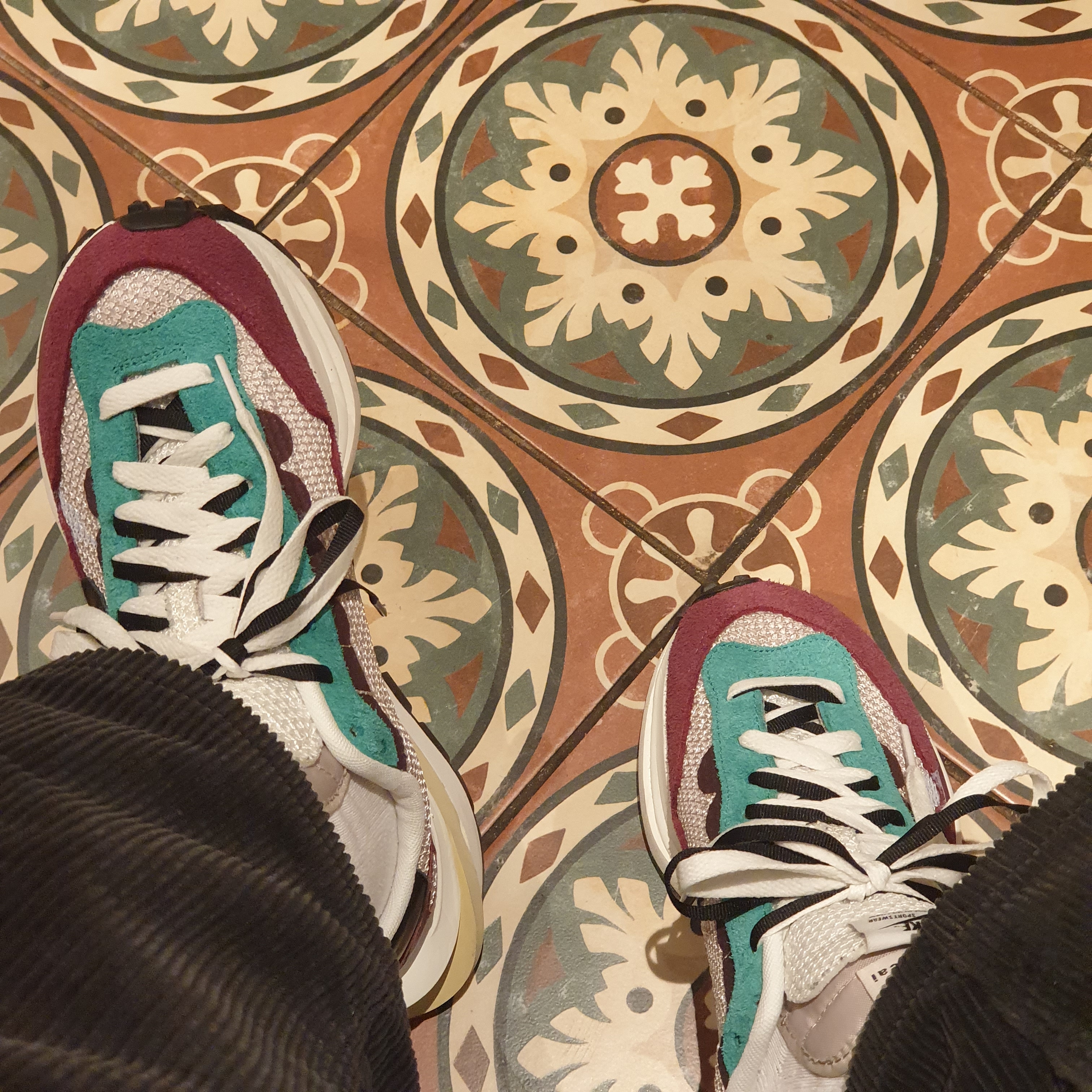 Nike x Sacai VaporWaffle String & Black Villain Red 착용 스타일