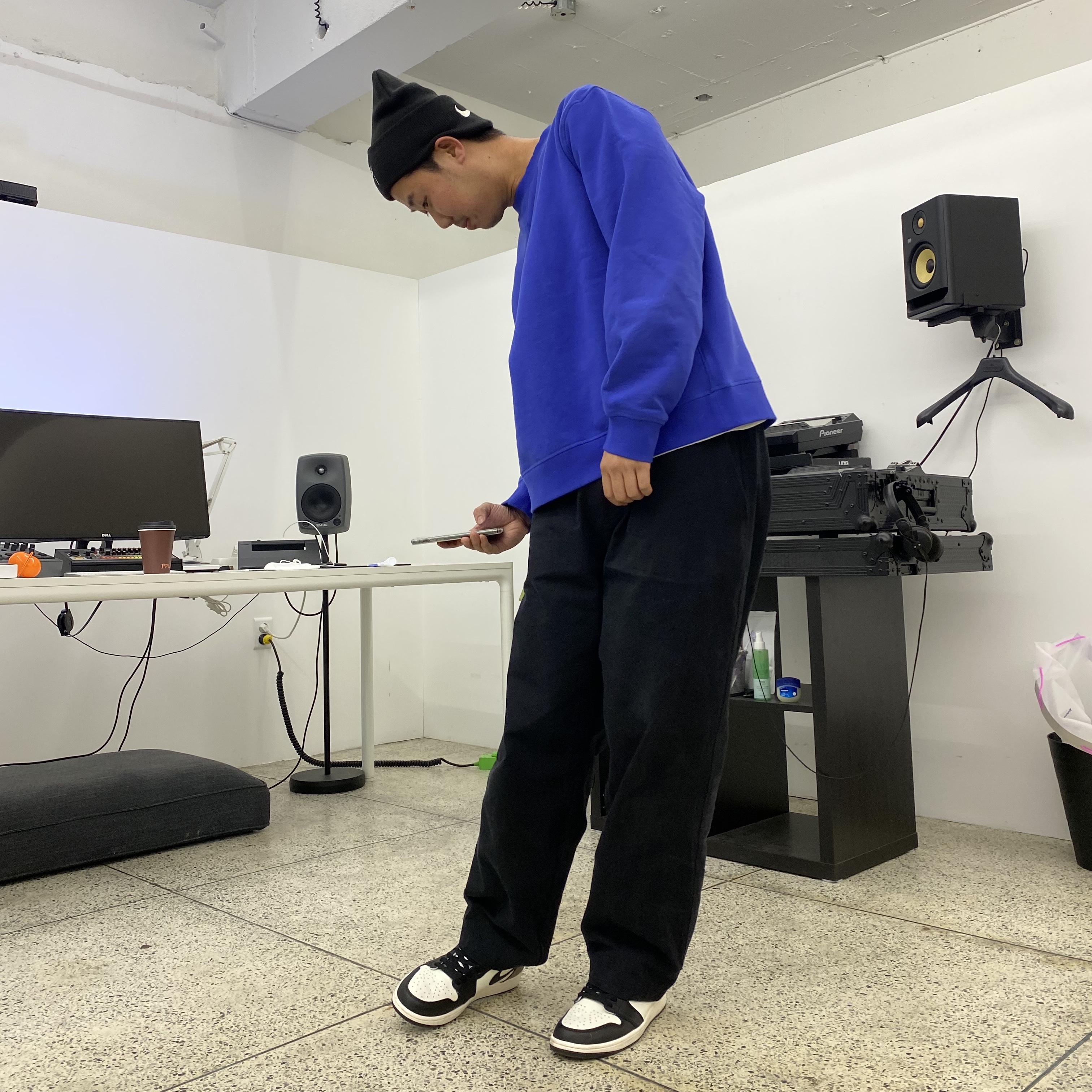 Jordan 1 Retro High OG Black Mocha, Nike x Stussy Cuff Beanie Black 착용 스타일