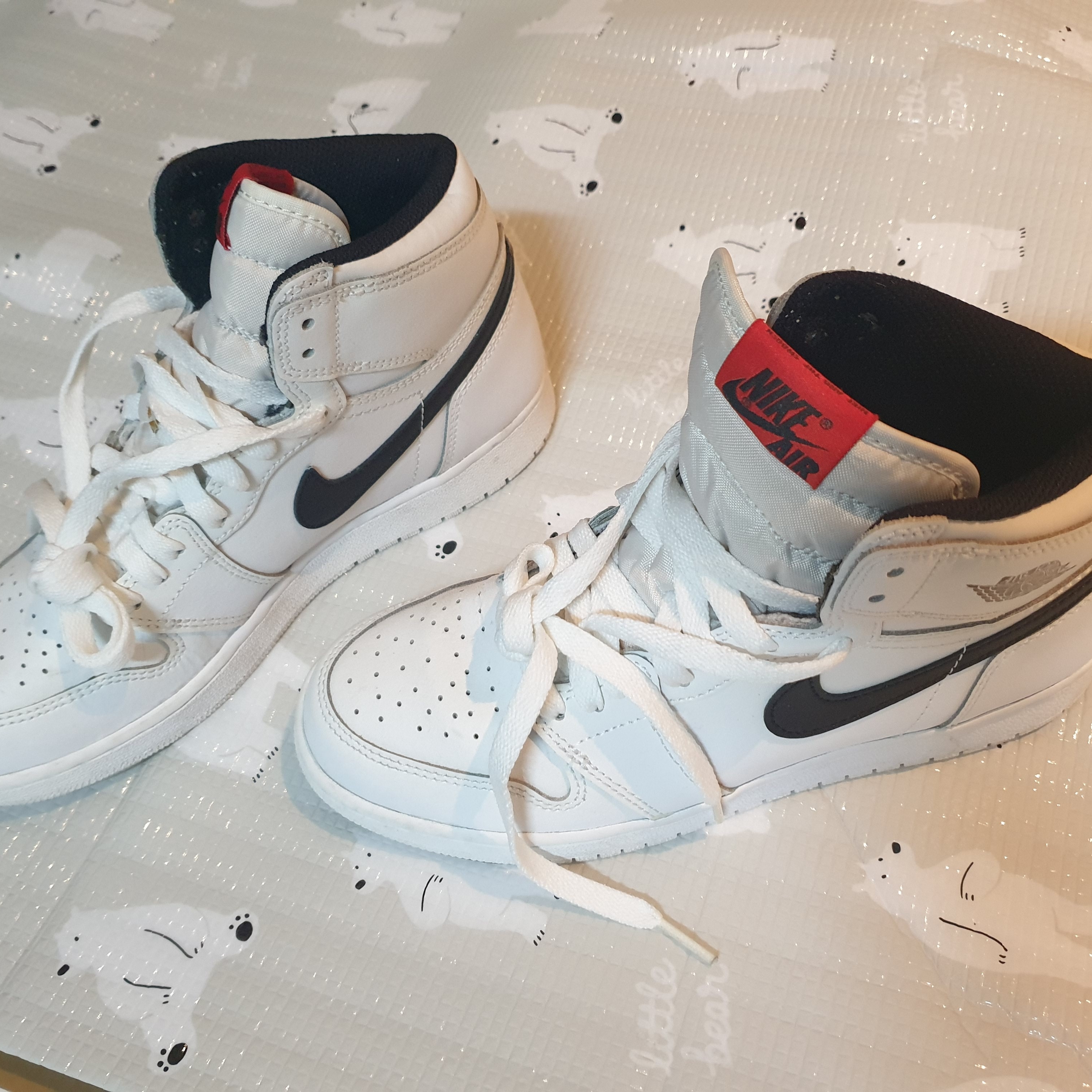 Jordan 1 Retro High OG Pine Green Black, Jordan 1 Retro High OG Yin Yang White 착용 스타일 - 3