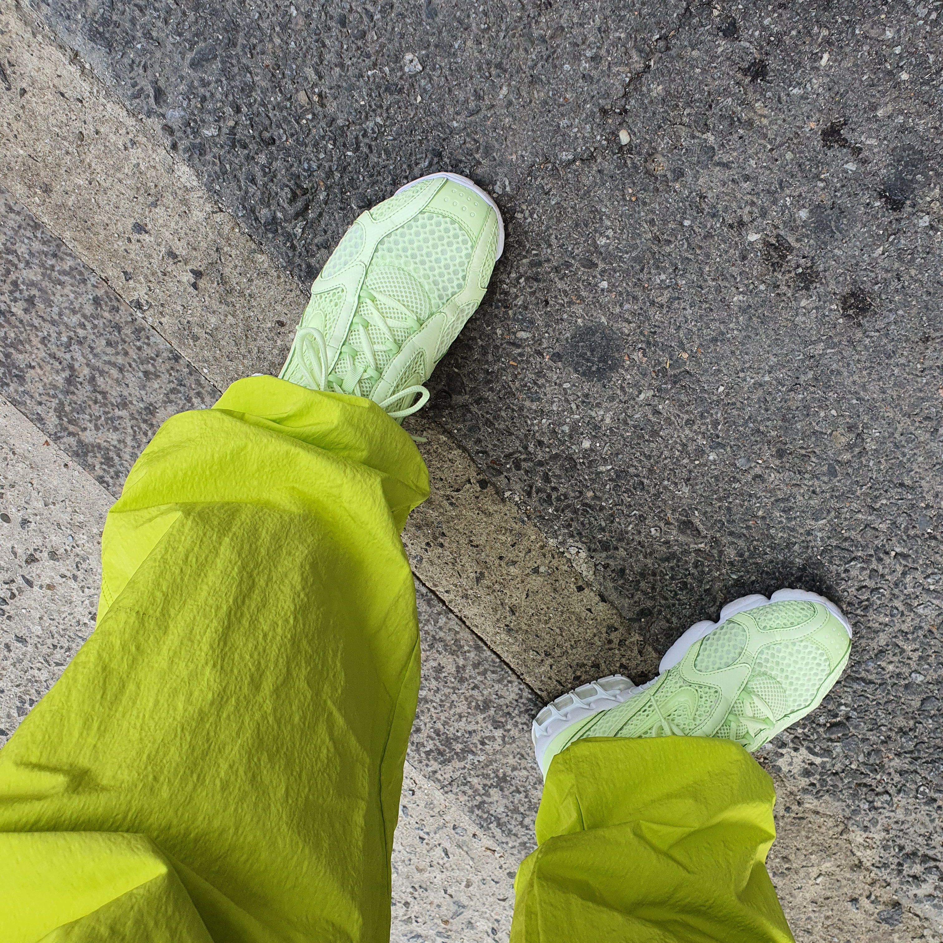 Nike x Stussy Beach Pants Bright Cactus, Nike Air Zoom Spiridon Cage 2 Barely Volt 착용 스타일 - 2