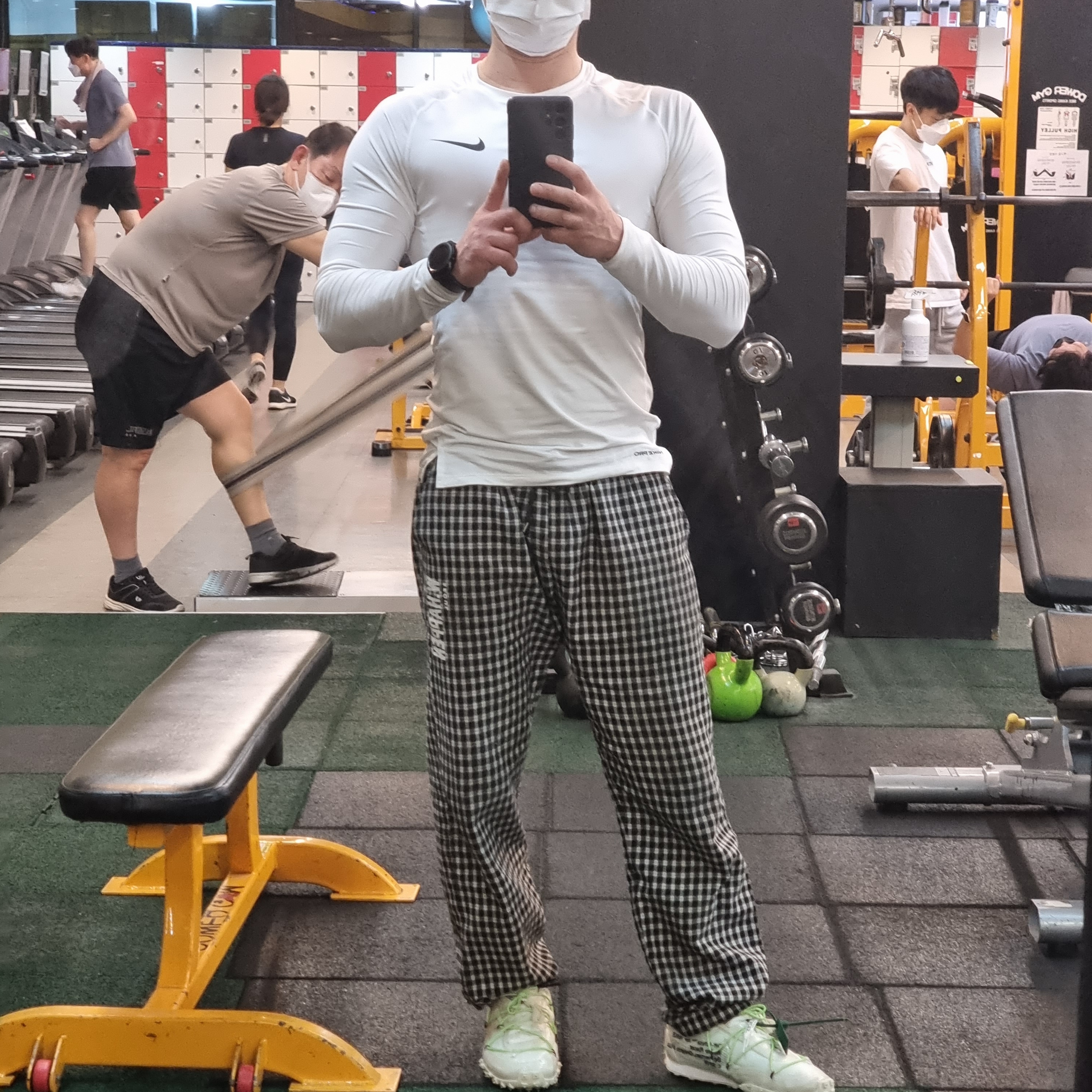 (W) Nike x Off-White Waffle Racer White 착용 스타일